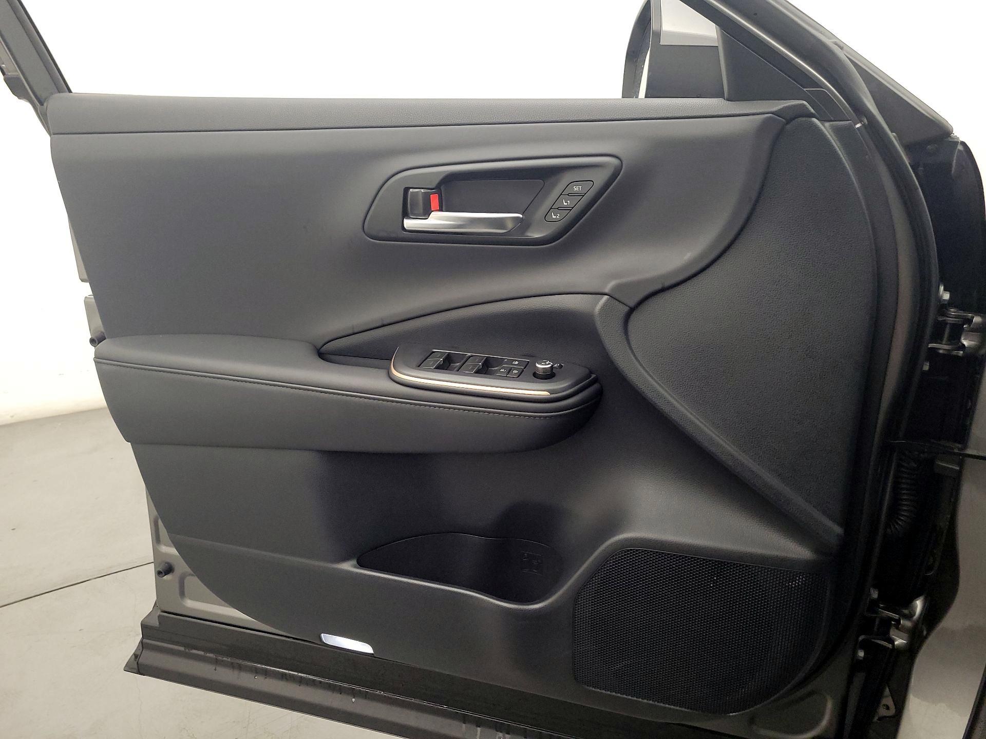 Thumbnail: 2023 Toyota Crown - 12