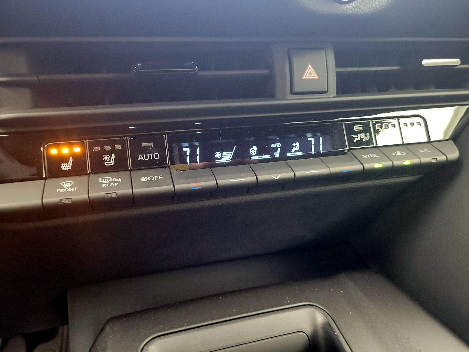 Thumbnail: 2023 Toyota Crown - 14