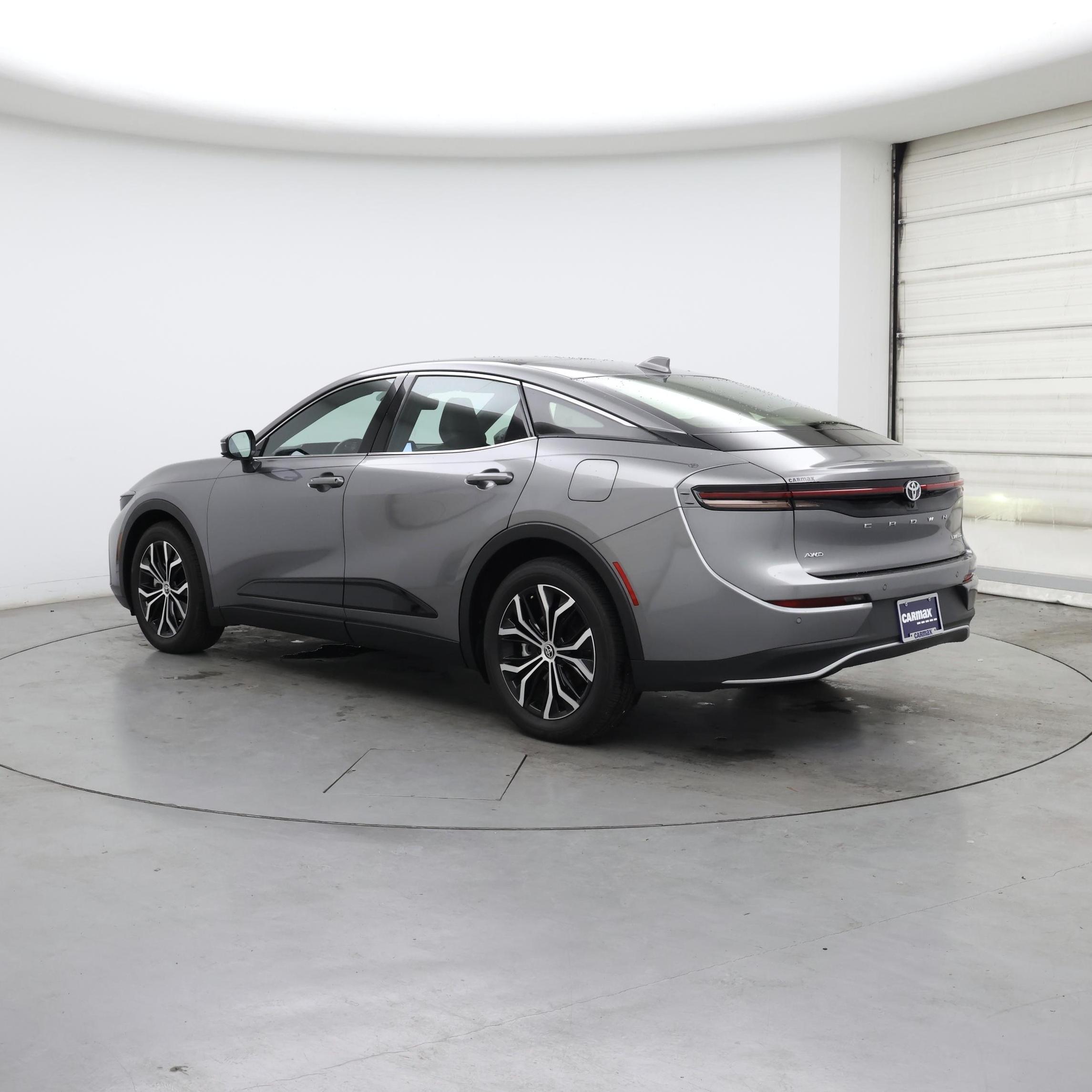 Thumbnail: 2023 Toyota Crown - 2