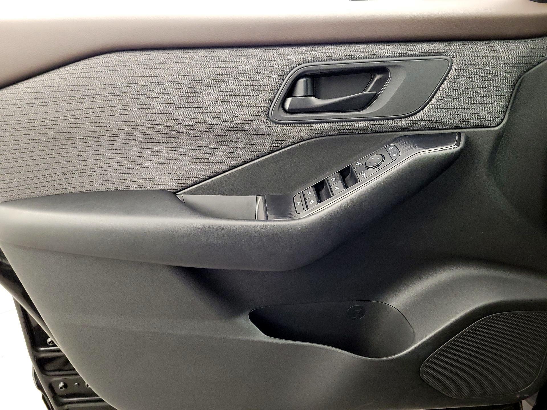 Thumbnail: 2023 Nissan Rogue - 12