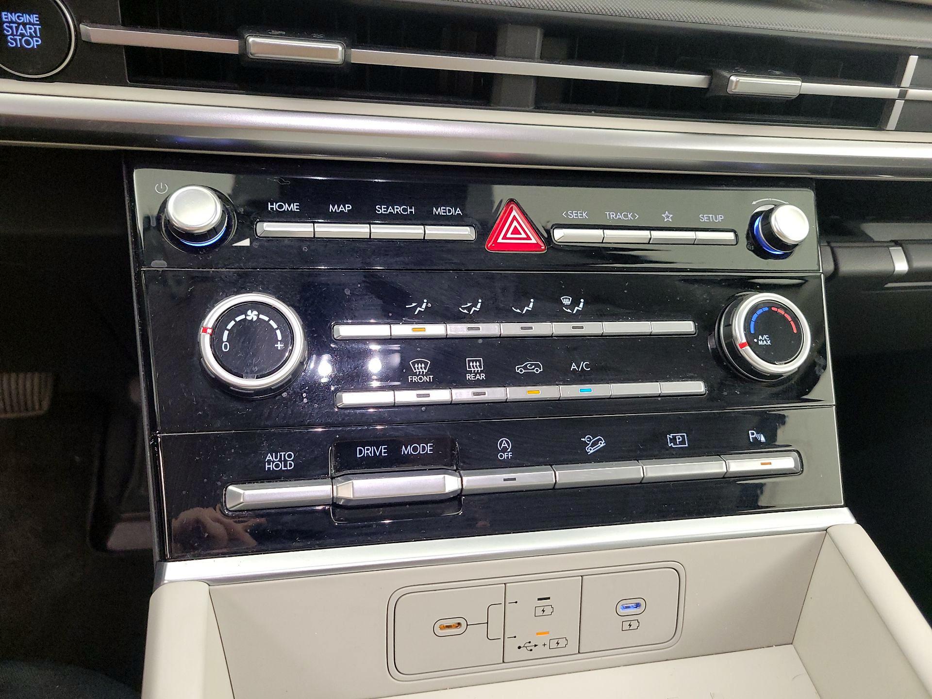 Thumbnail: 2024 Hyundai Santa Fe - 16