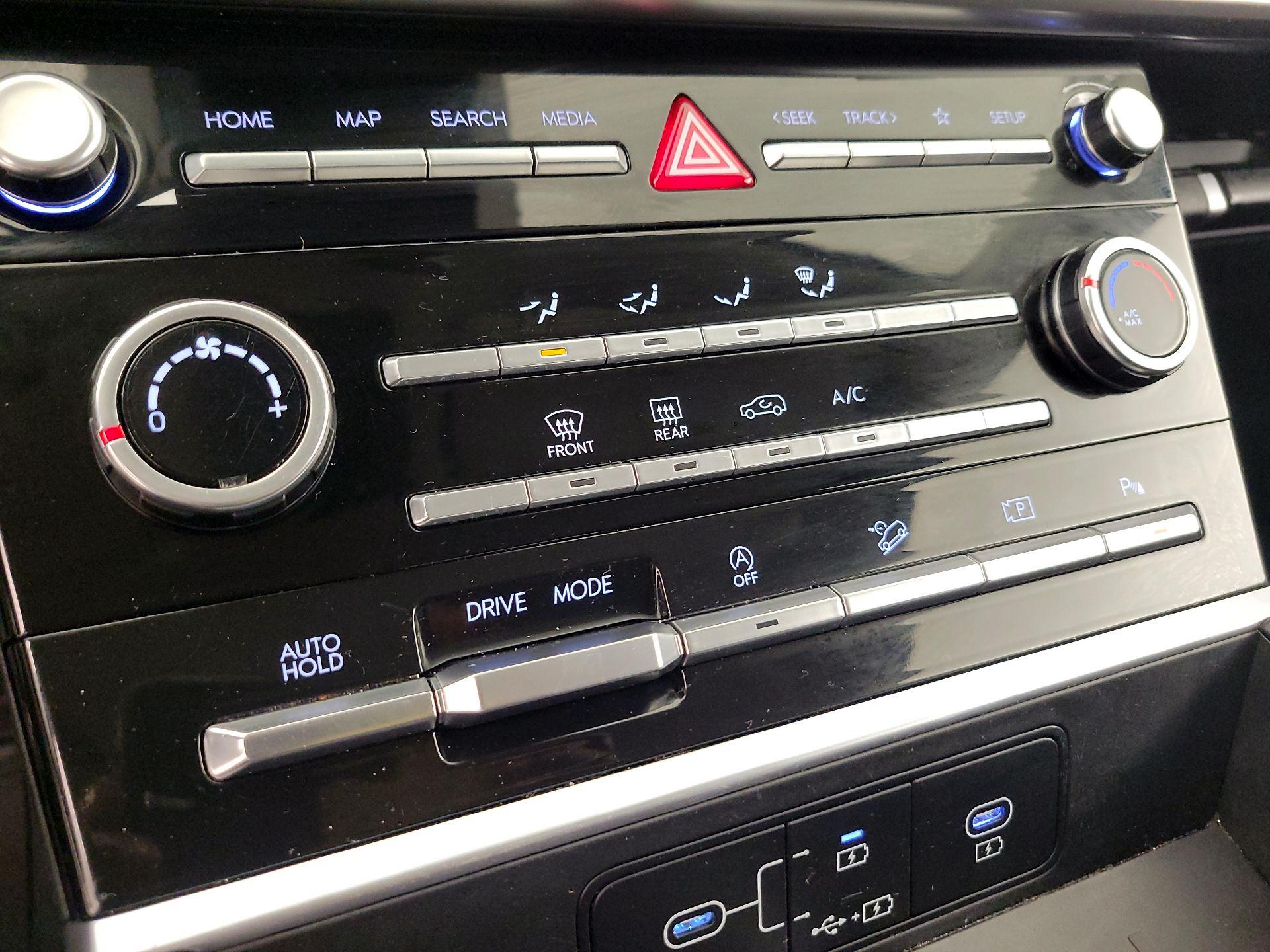 Thumbnail: 2024 Hyundai Santa Fe - 16