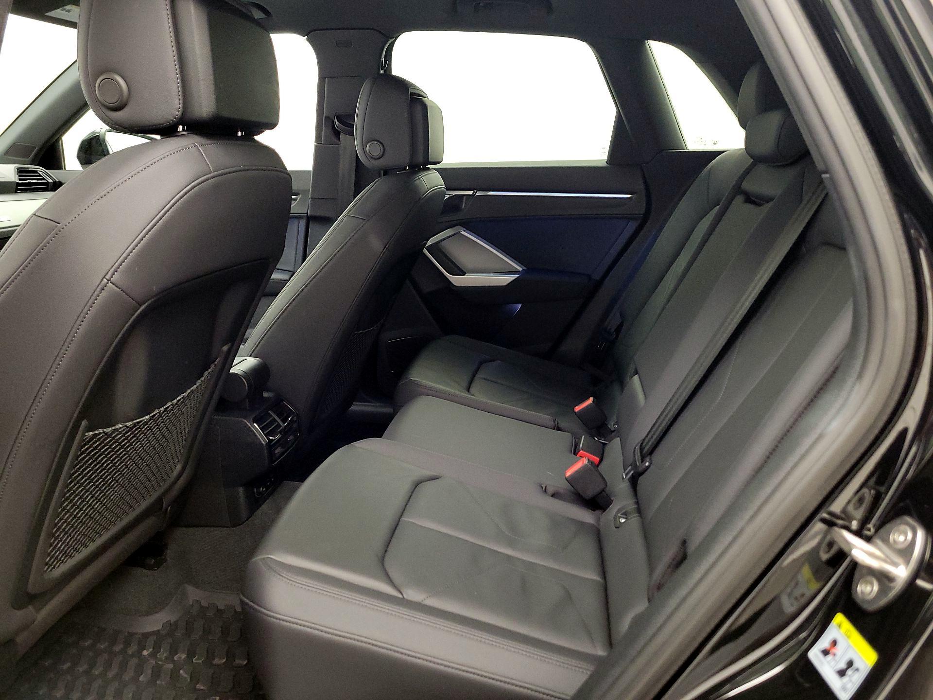 Thumbnail: 2022 Audi Q3 - 19