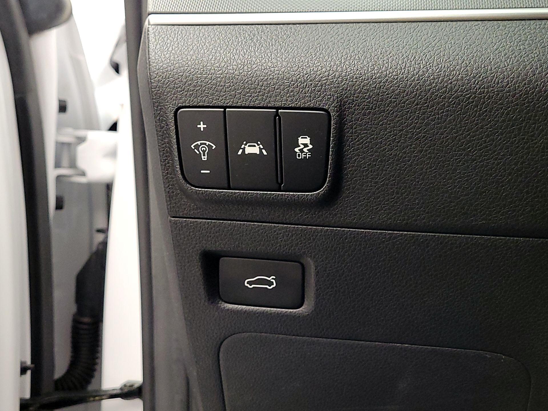 Thumbnail: 2023 Kia K5 - 13