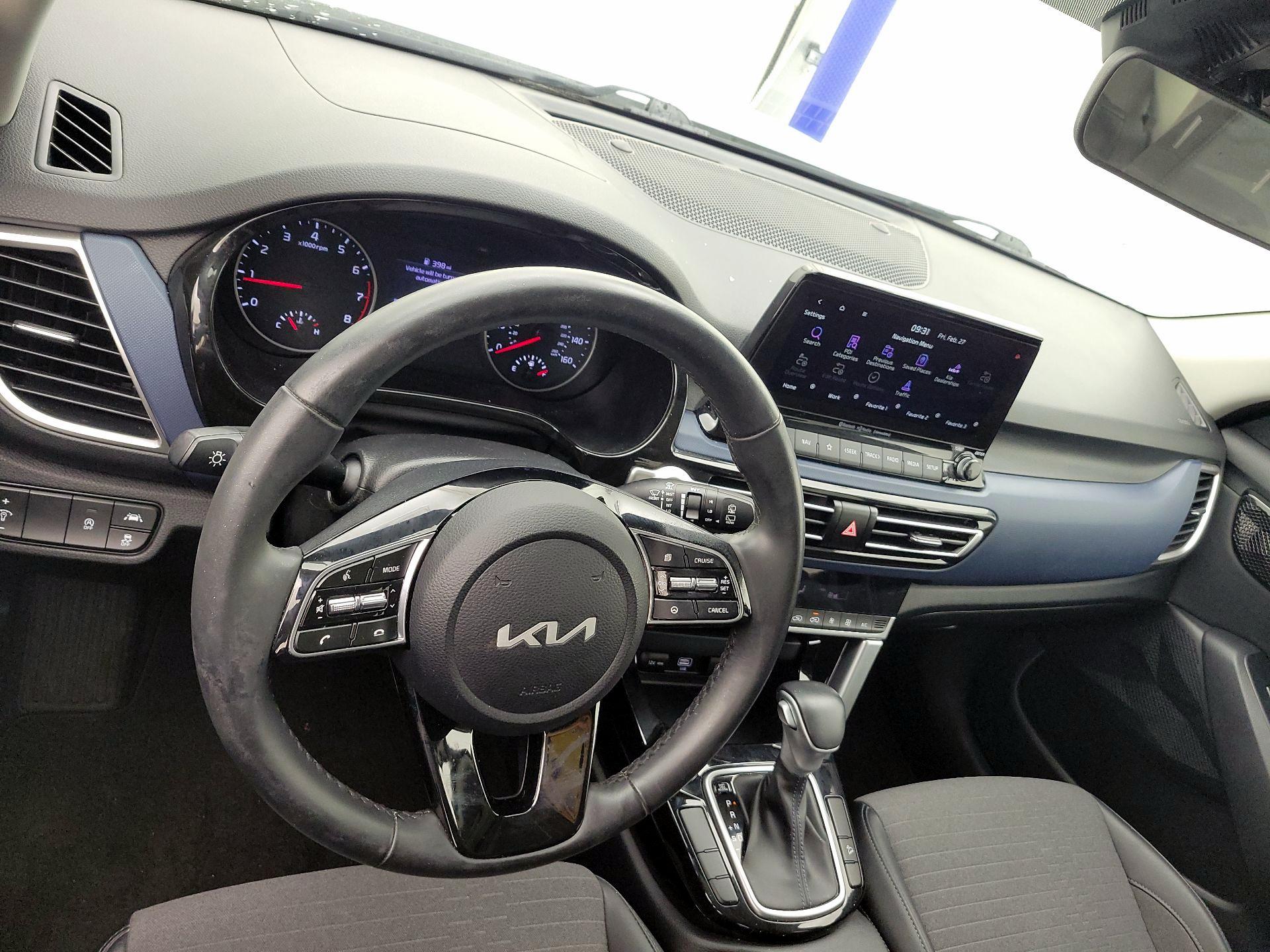 Thumbnail: 2023 Kia Seltos - 9