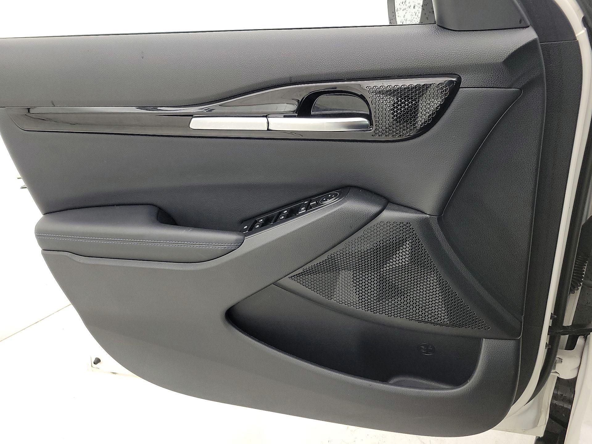 Thumbnail: 2023 Kia Seltos - 12