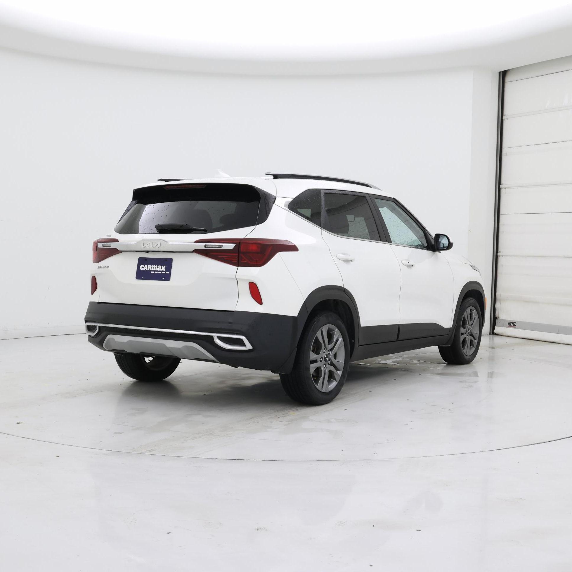 Thumbnail: 2023 Kia Seltos - 8