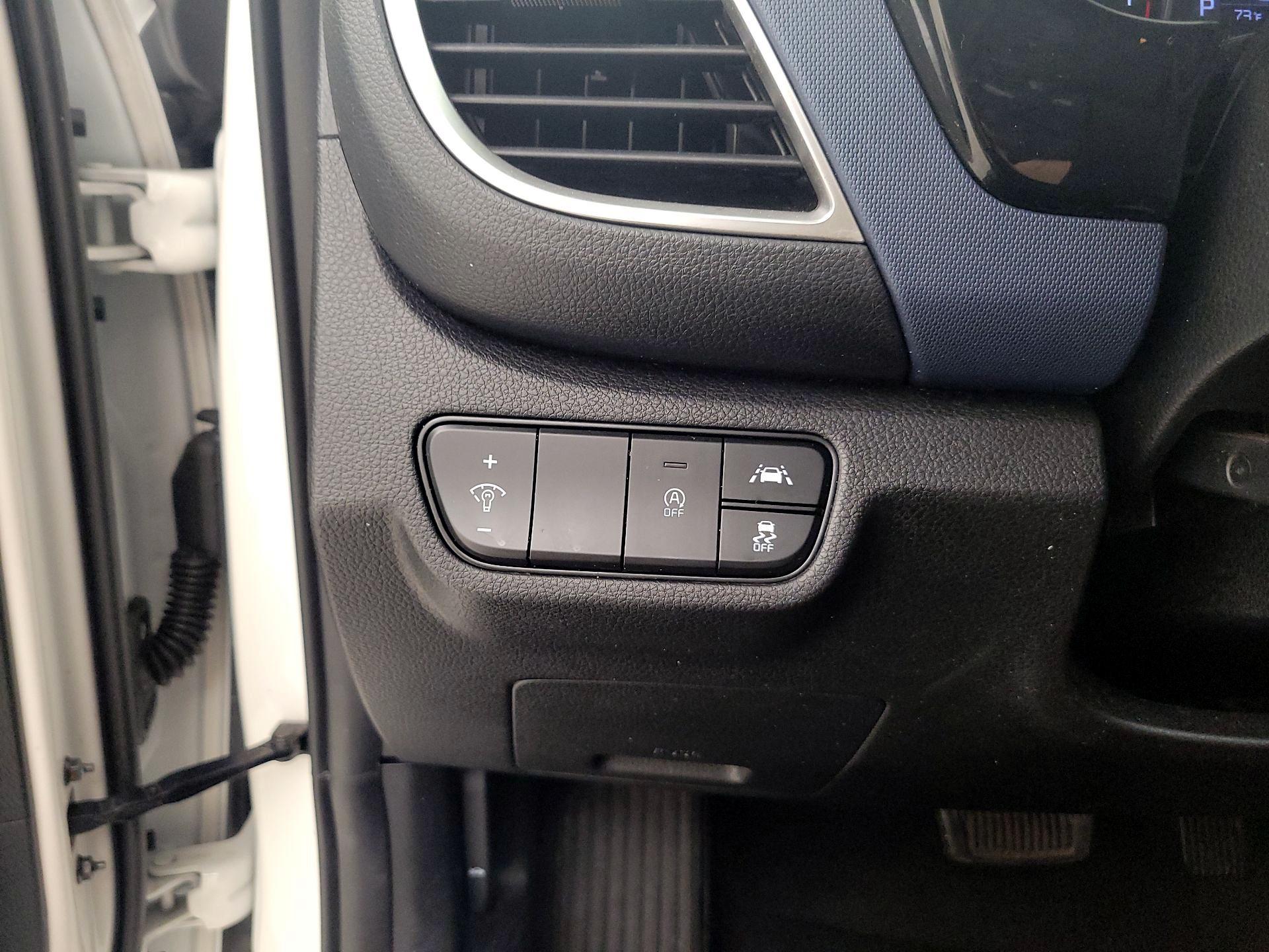 Thumbnail: 2023 Kia Seltos - 11