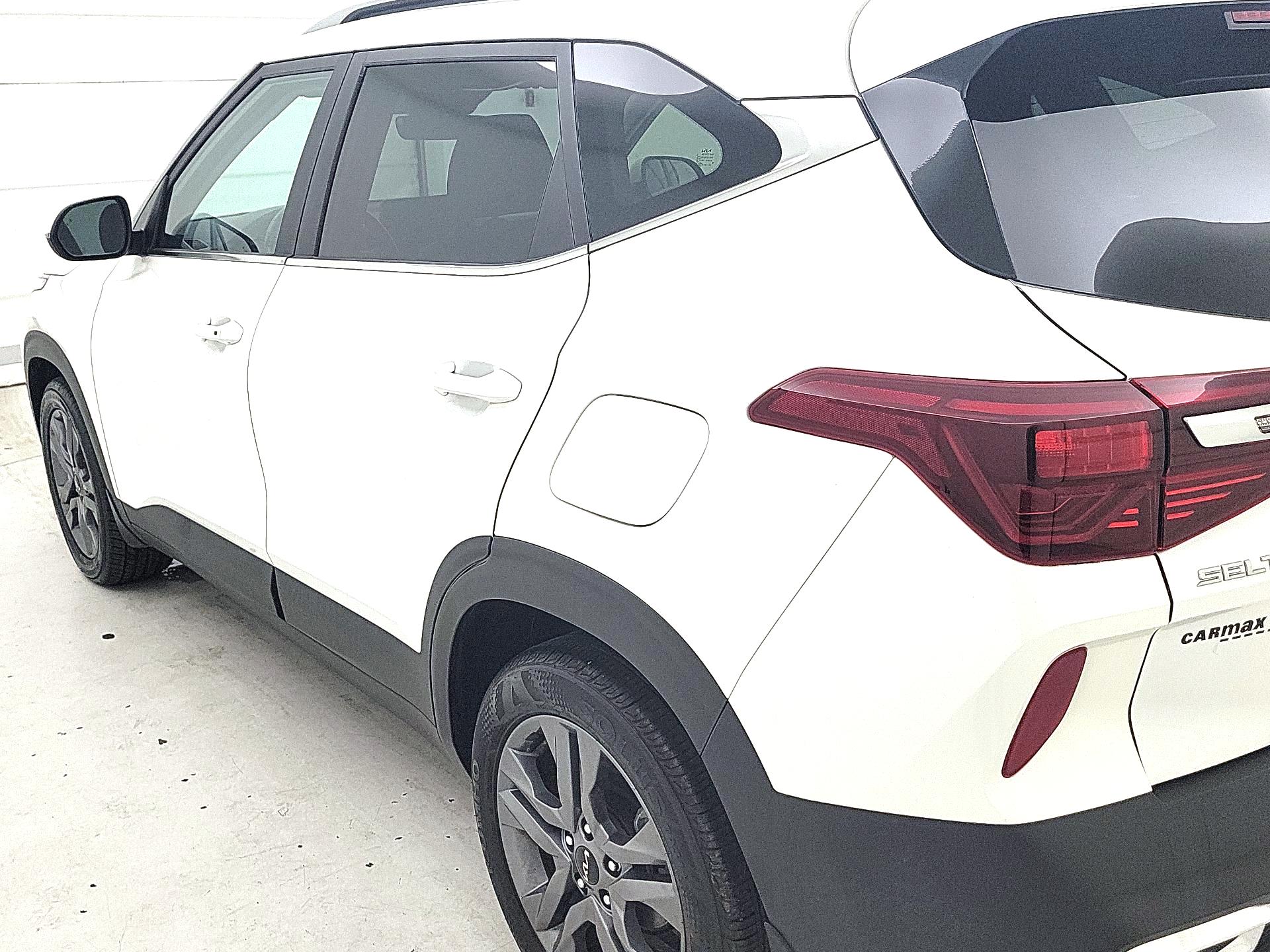 Thumbnail: 2023 Kia Seltos - 7