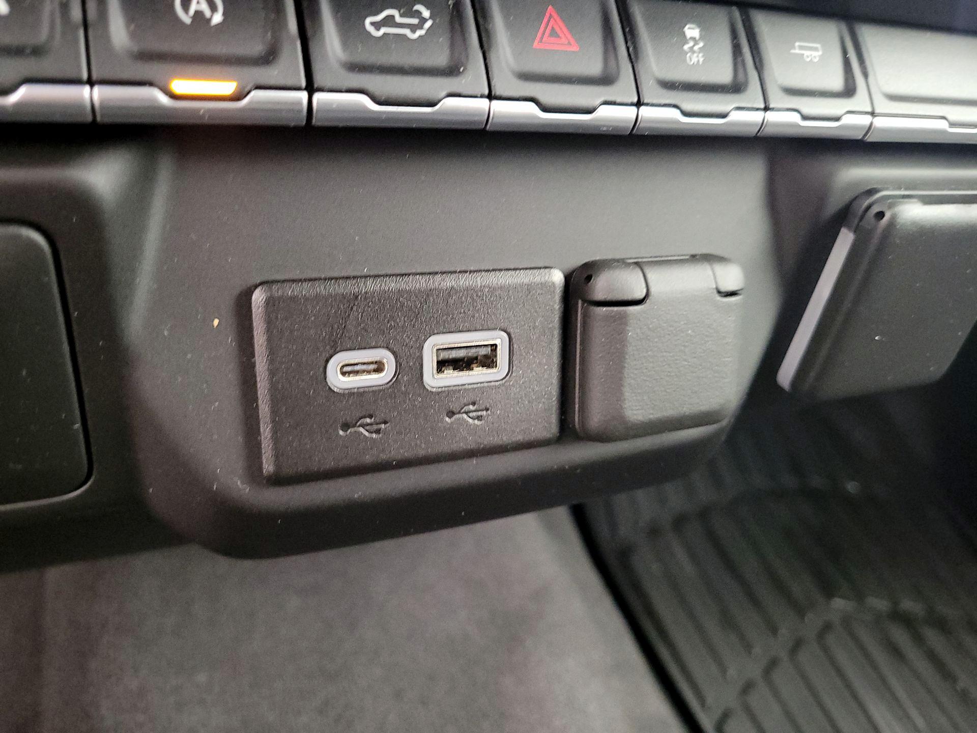 Thumbnail: 2022 Chevrolet Silverado 1500 - 18