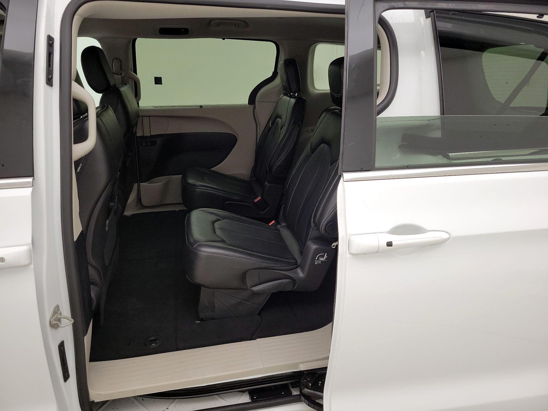 Thumbnail: 2024 Chrysler Pacifica - 19