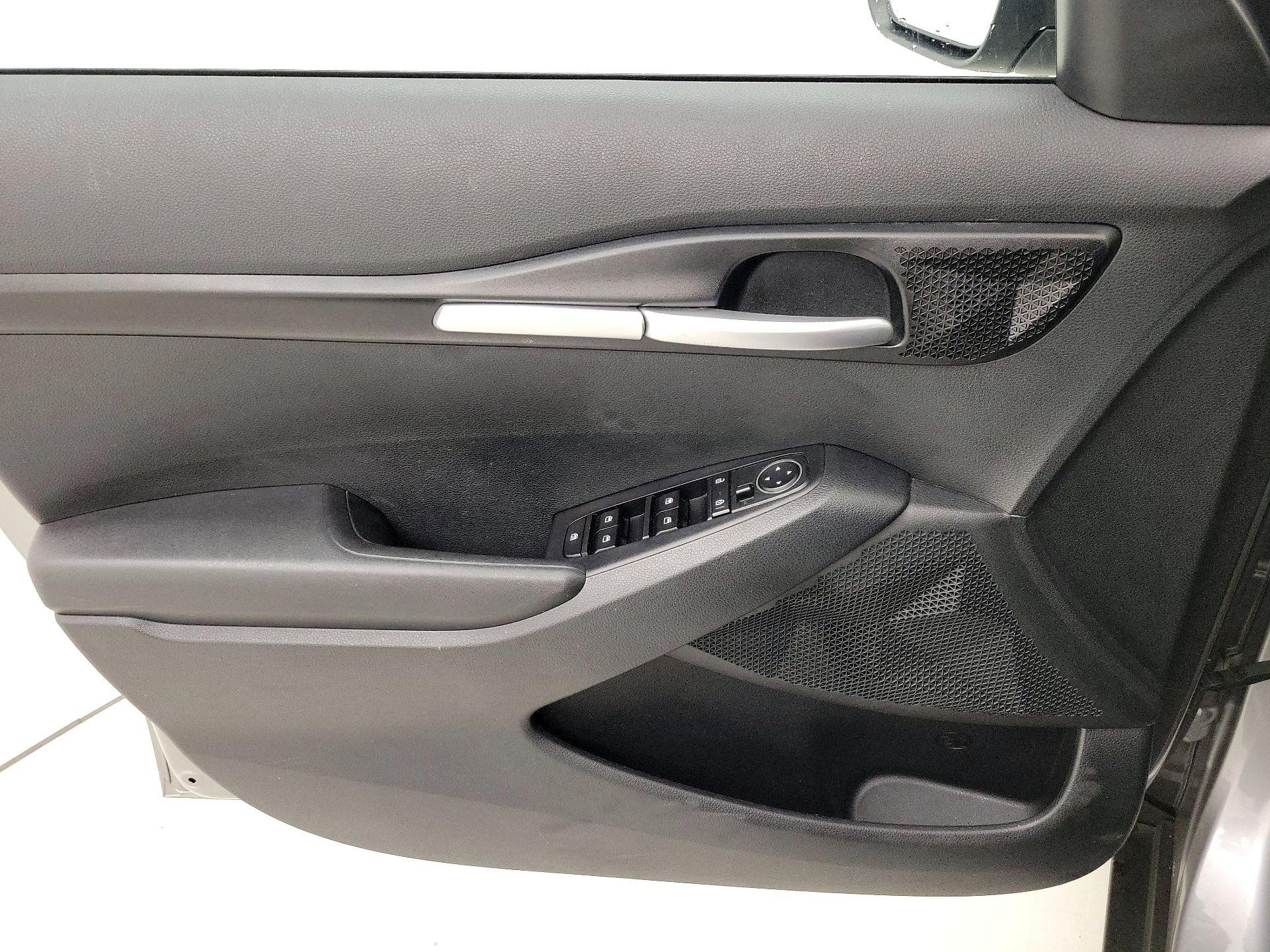 Thumbnail: 2023 Kia Seltos - 12