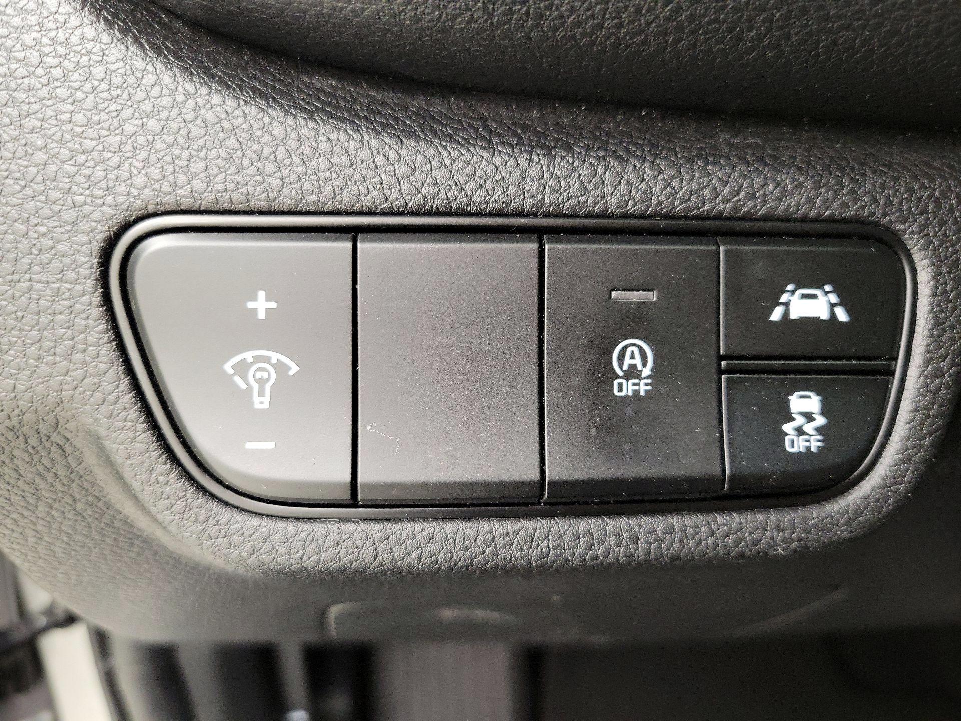 Thumbnail: 2023 Kia Seltos - 13