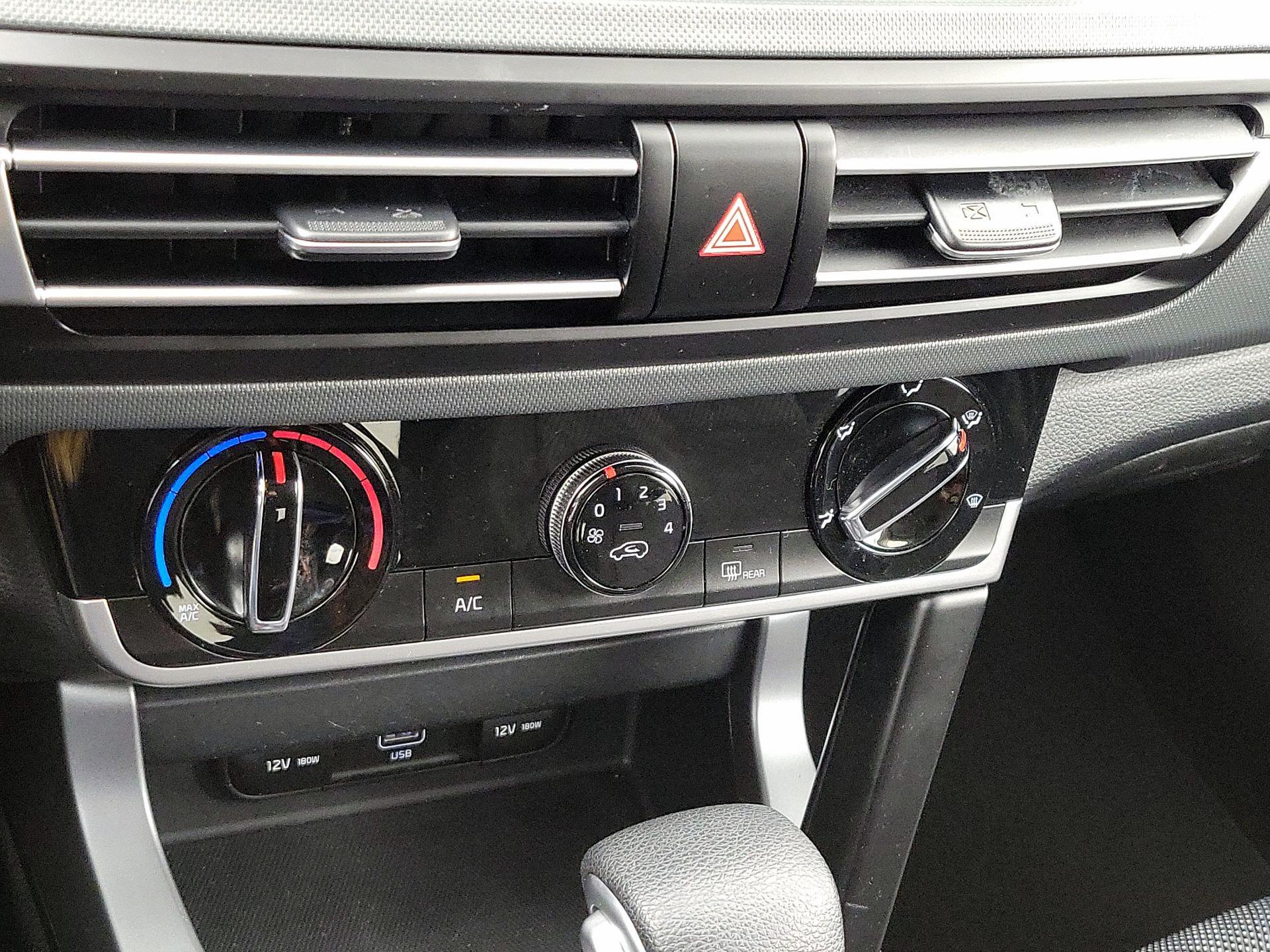 Thumbnail: 2023 Kia Seltos - 16