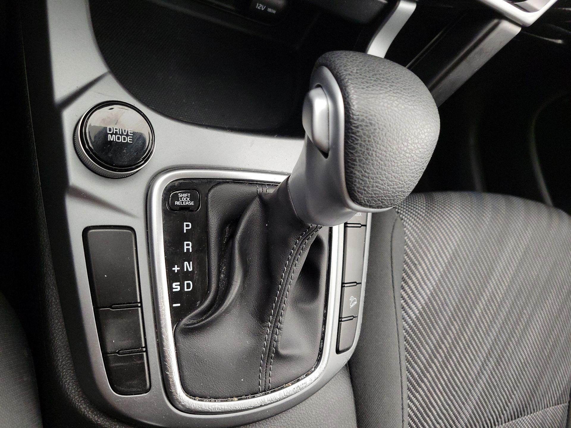 Thumbnail: 2023 Kia Seltos - 17