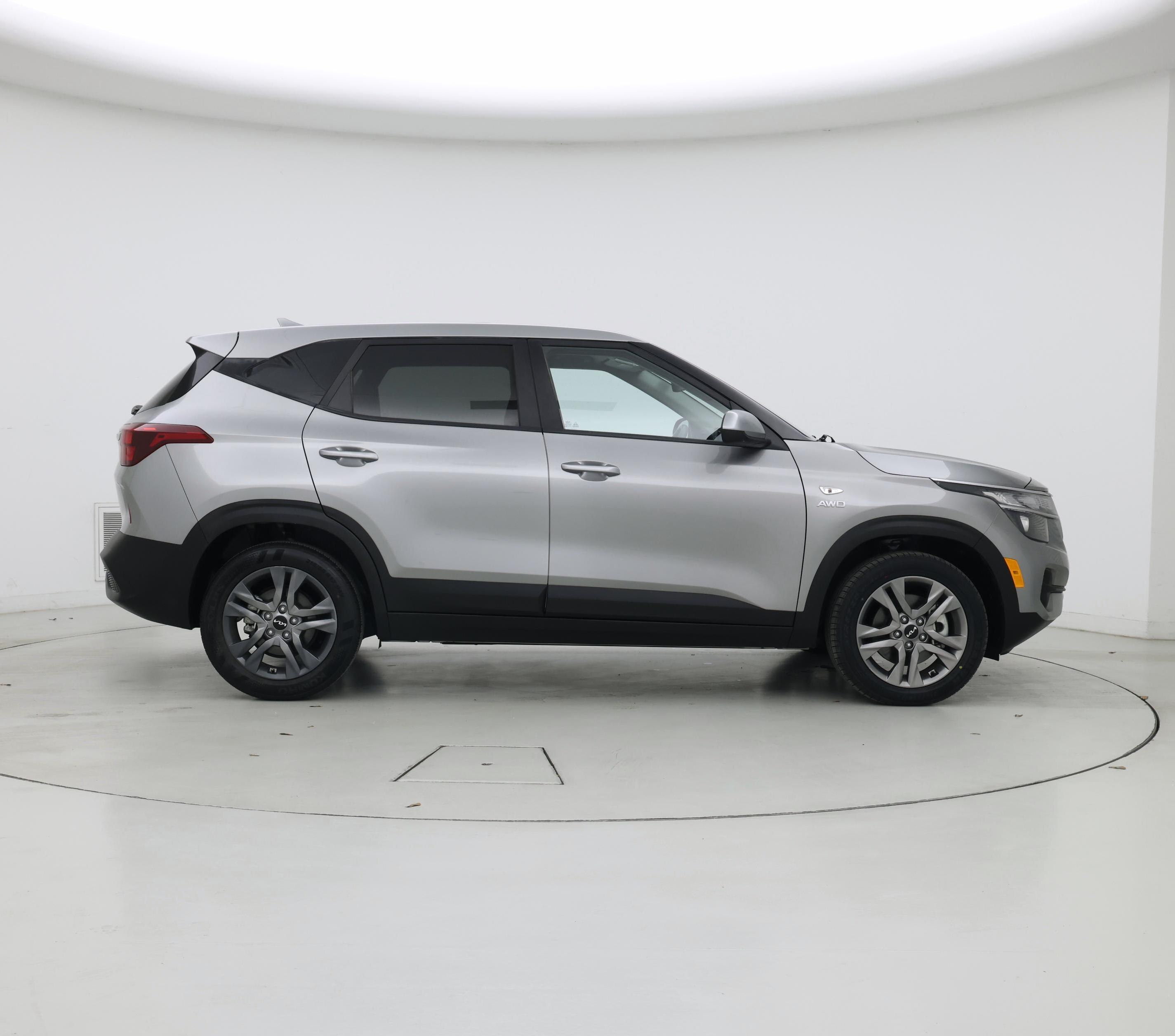 Thumbnail: 2023 Kia Seltos - 7