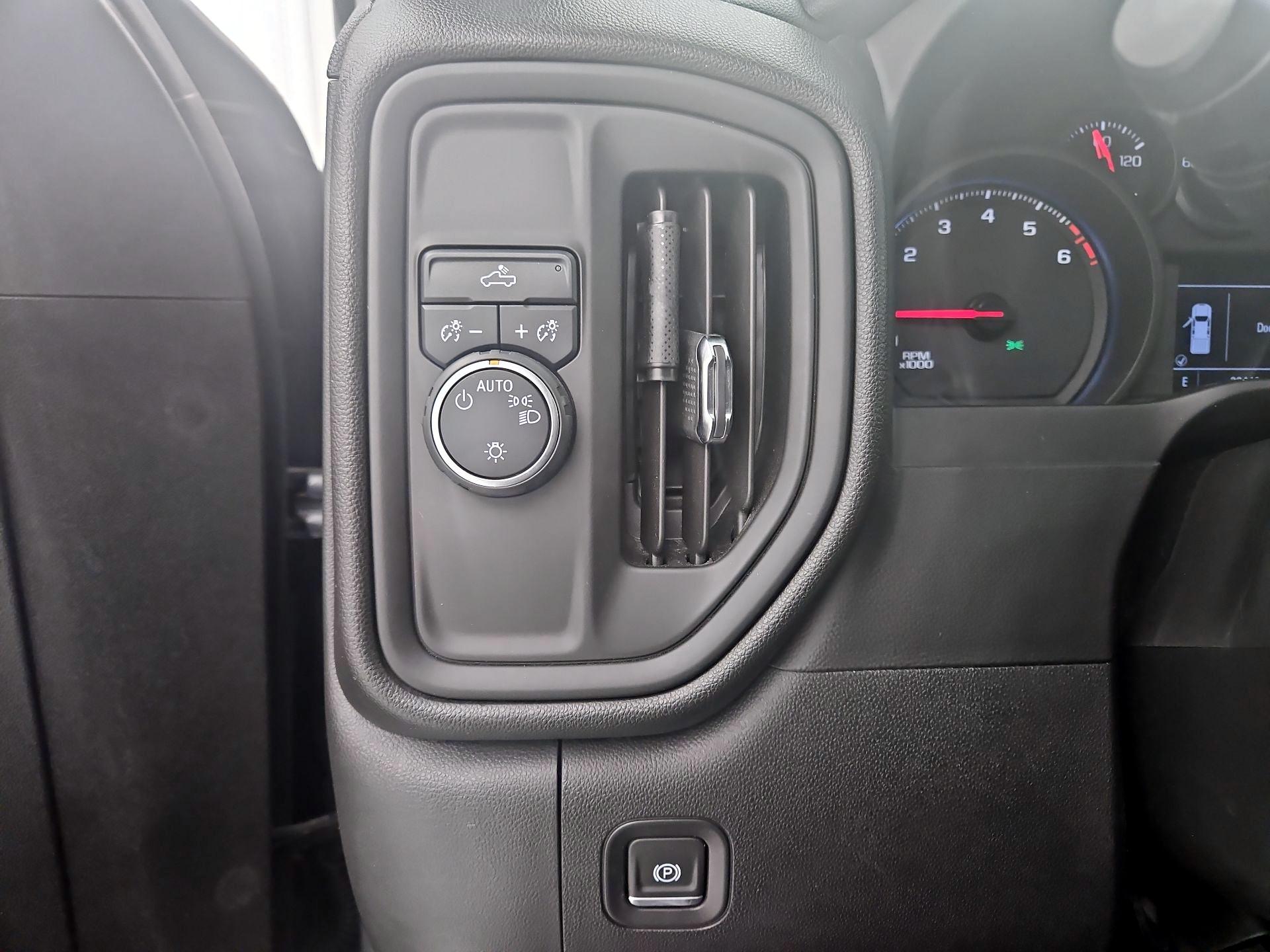 Thumbnail: 2020 Chevrolet Silverado 1500 - 13