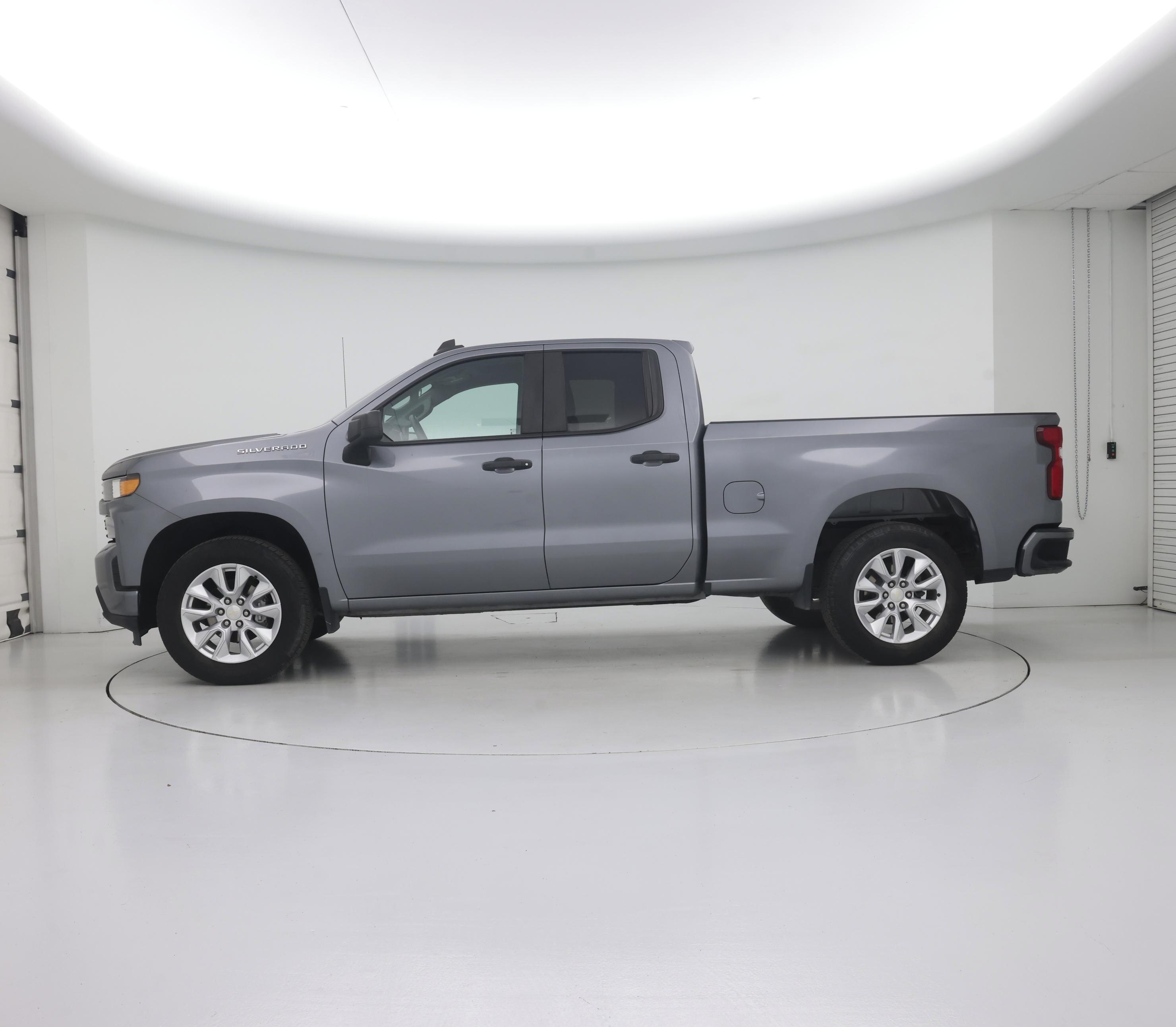 Thumbnail: 2020 Chevrolet Silverado 1500 - 3