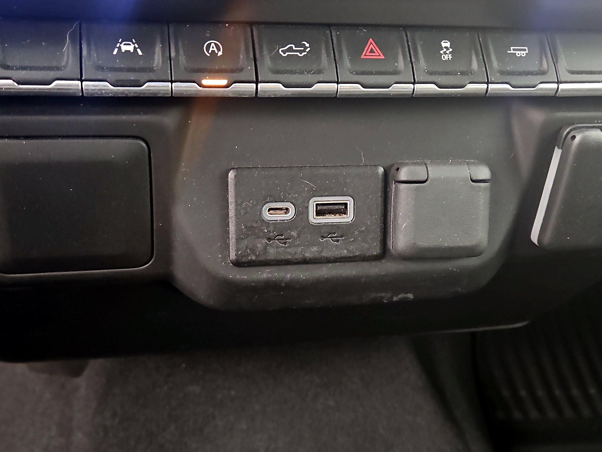 Thumbnail: 2022 Chevrolet Silverado 1500 - 18