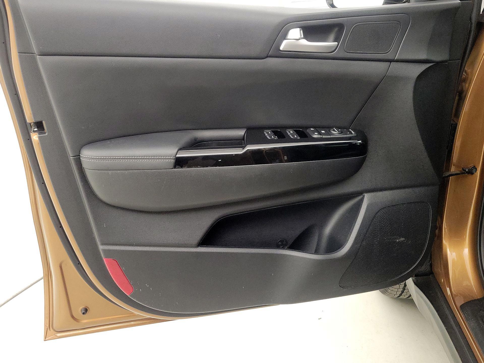 Thumbnail: 2020 Kia Sportage - 12