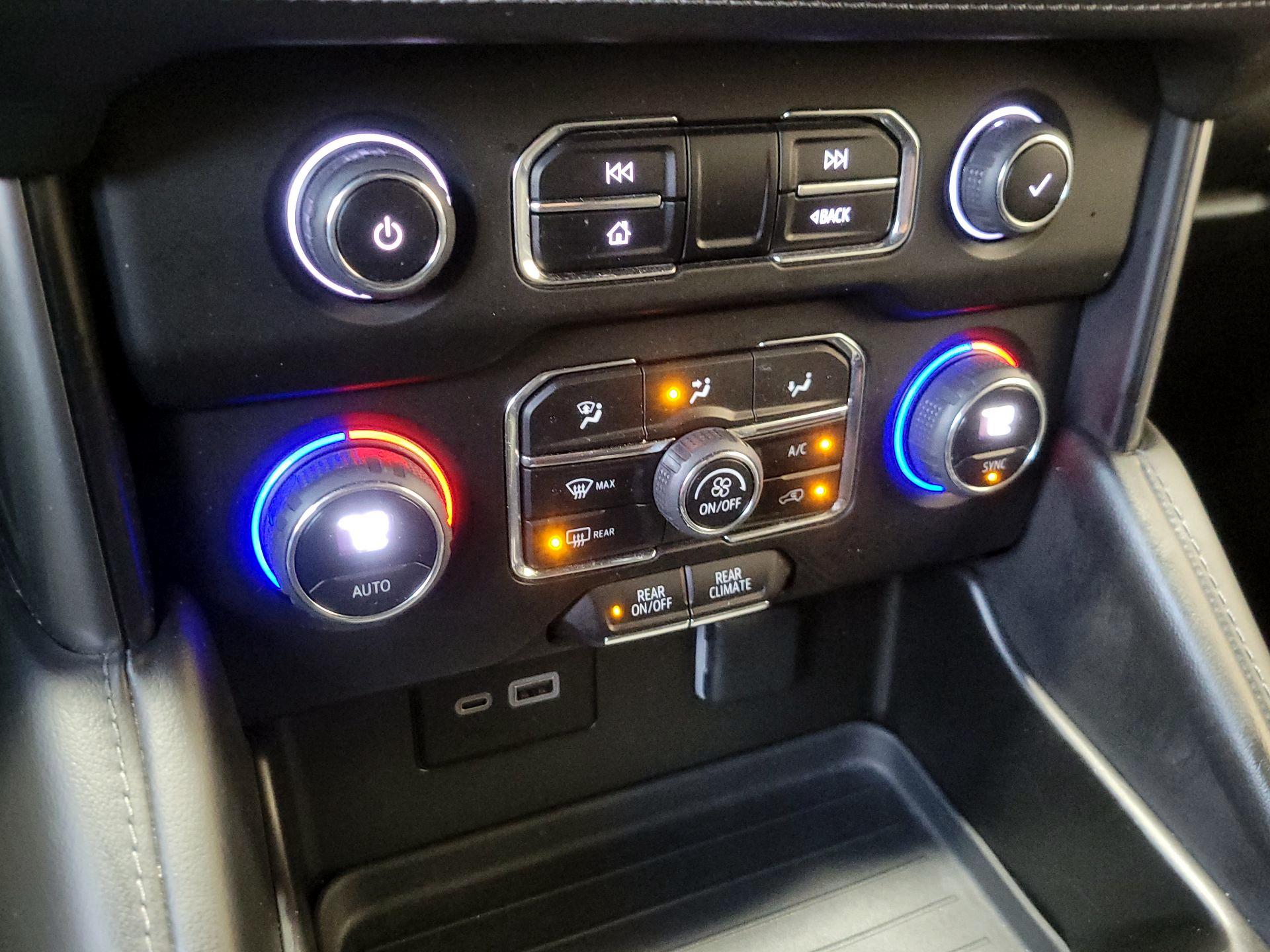 Thumbnail: 2023 Chevrolet Suburban - 16