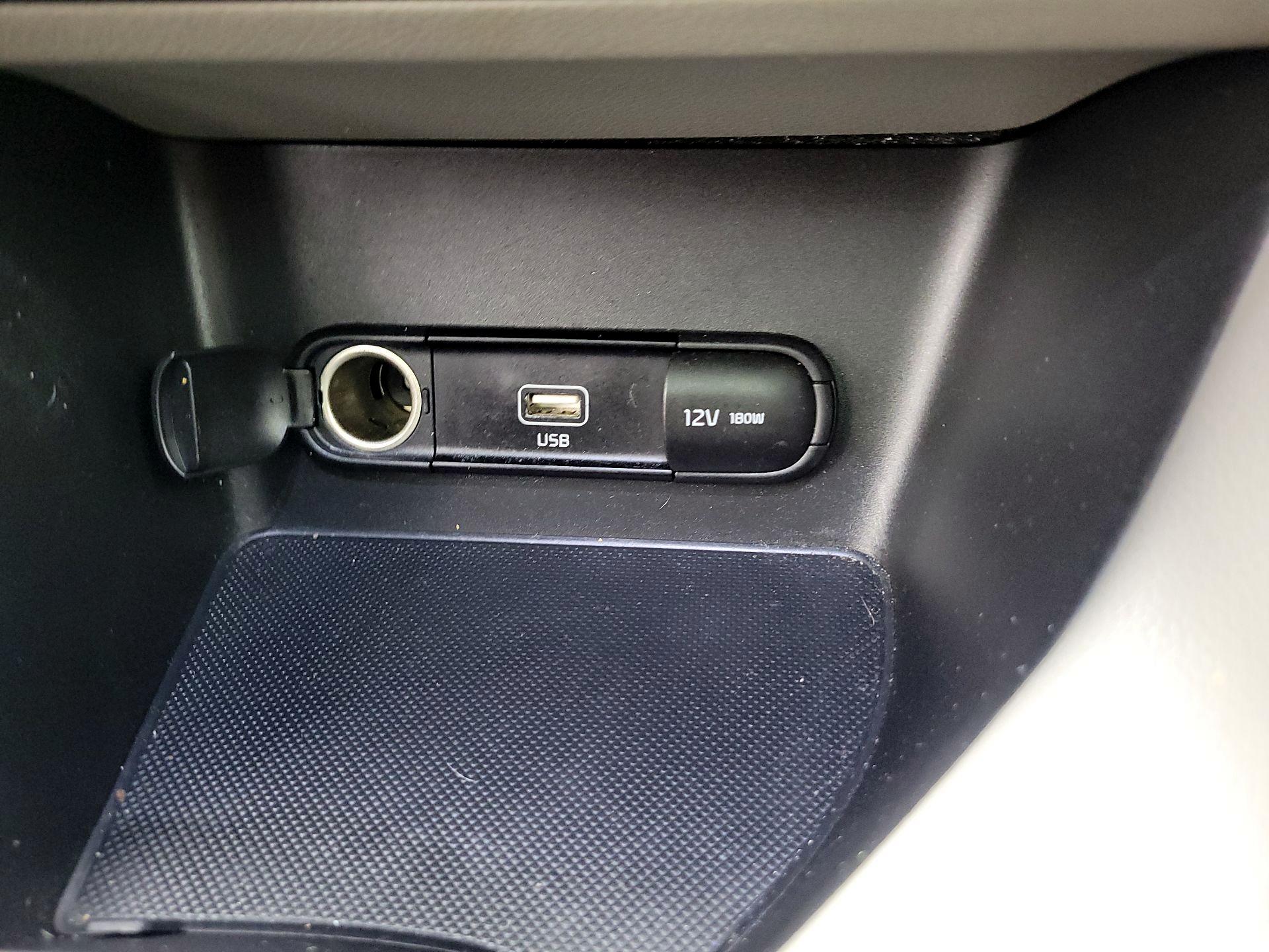 Thumbnail: 2020 Kia Sportage - 18