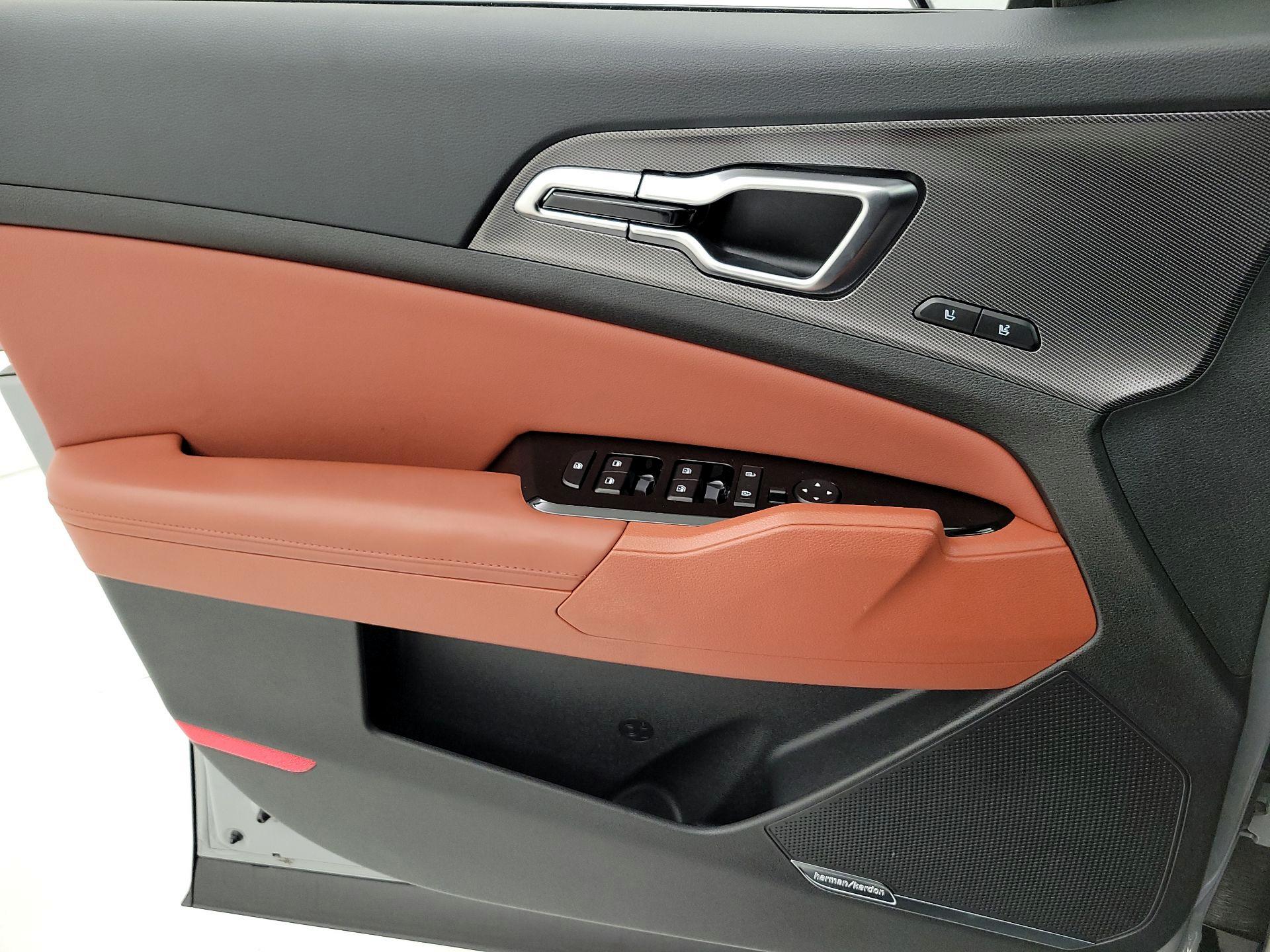 Thumbnail: 2023 Kia Sportage - 12