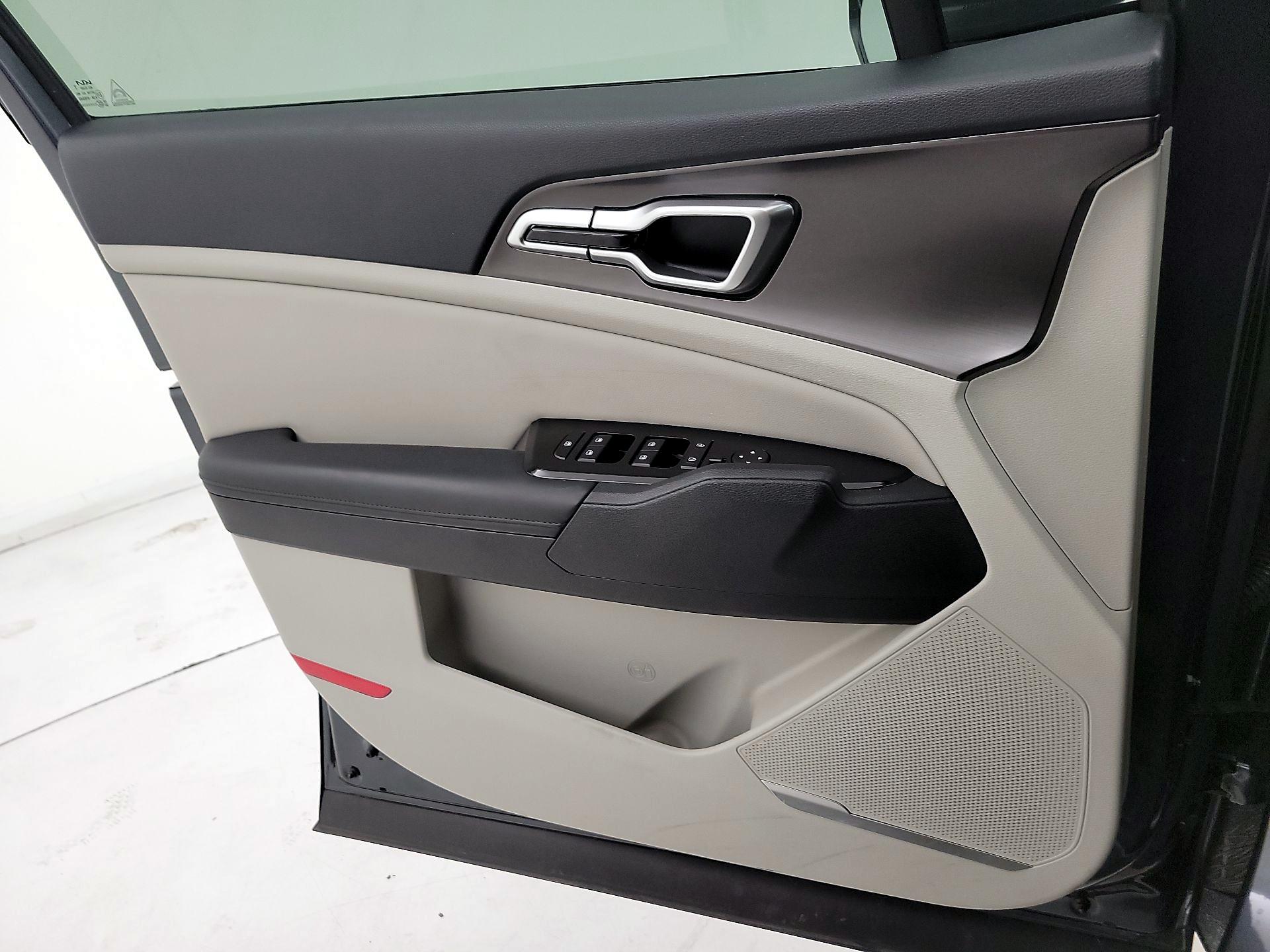 Thumbnail: 2023 Kia Sportage - 10