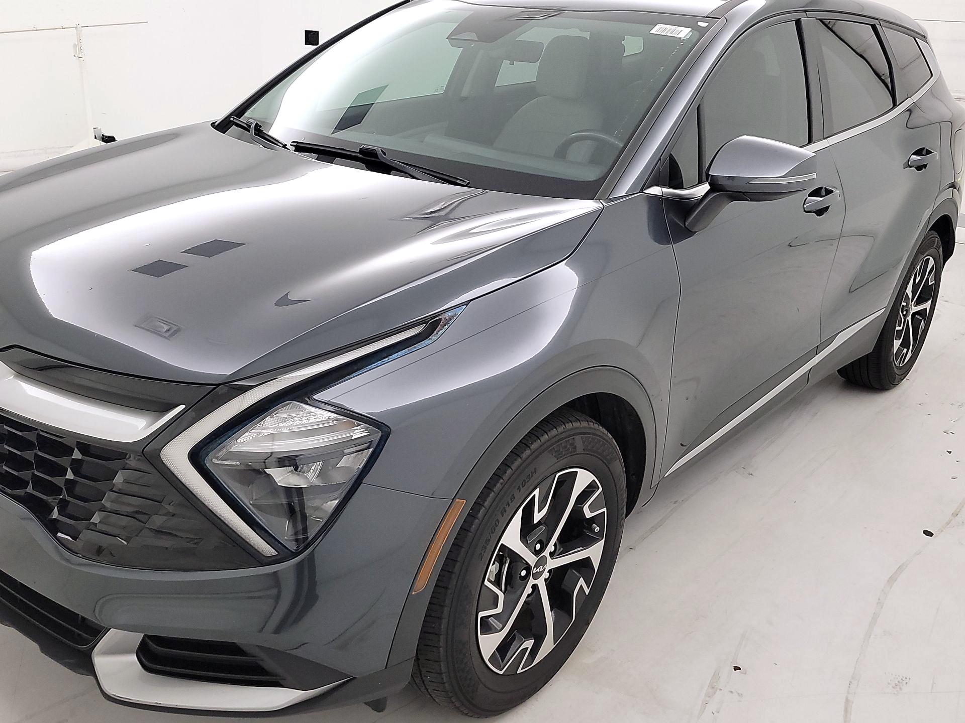 Thumbnail: 2023 Kia Sportage - 3