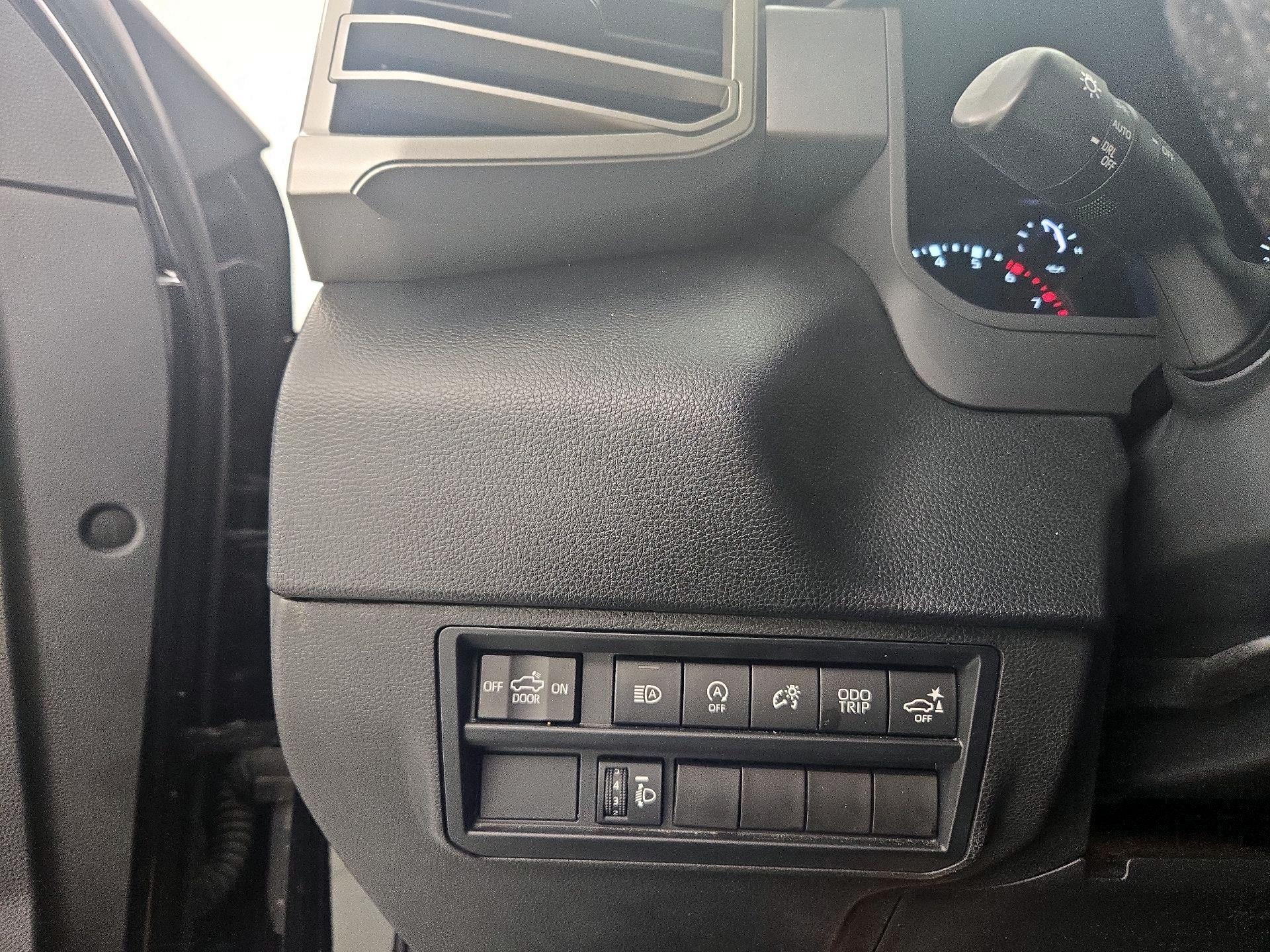 Thumbnail: 2022 Toyota Tundra - 13