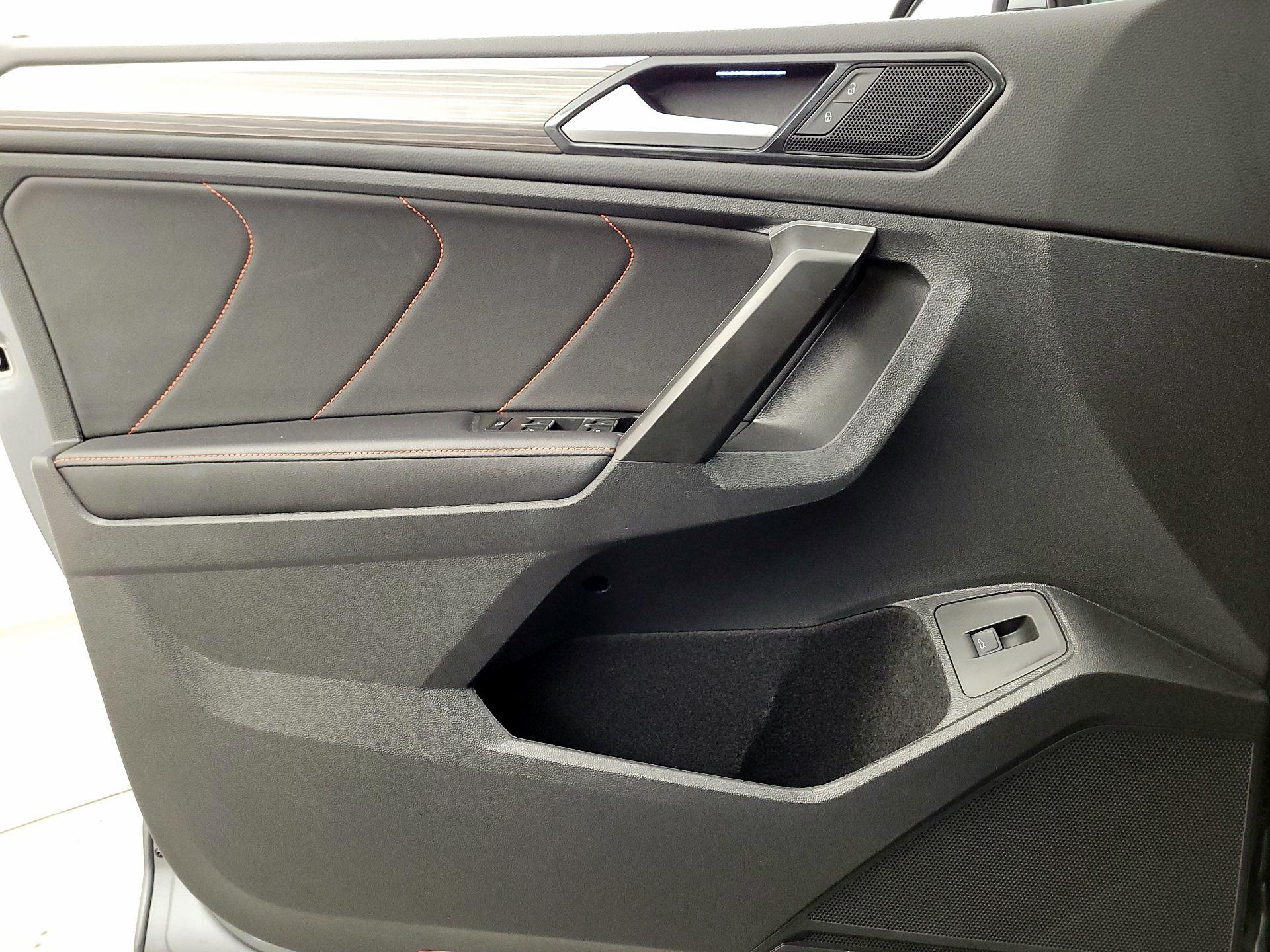 Thumbnail: 2024 Volkswagen Tiguan - 12