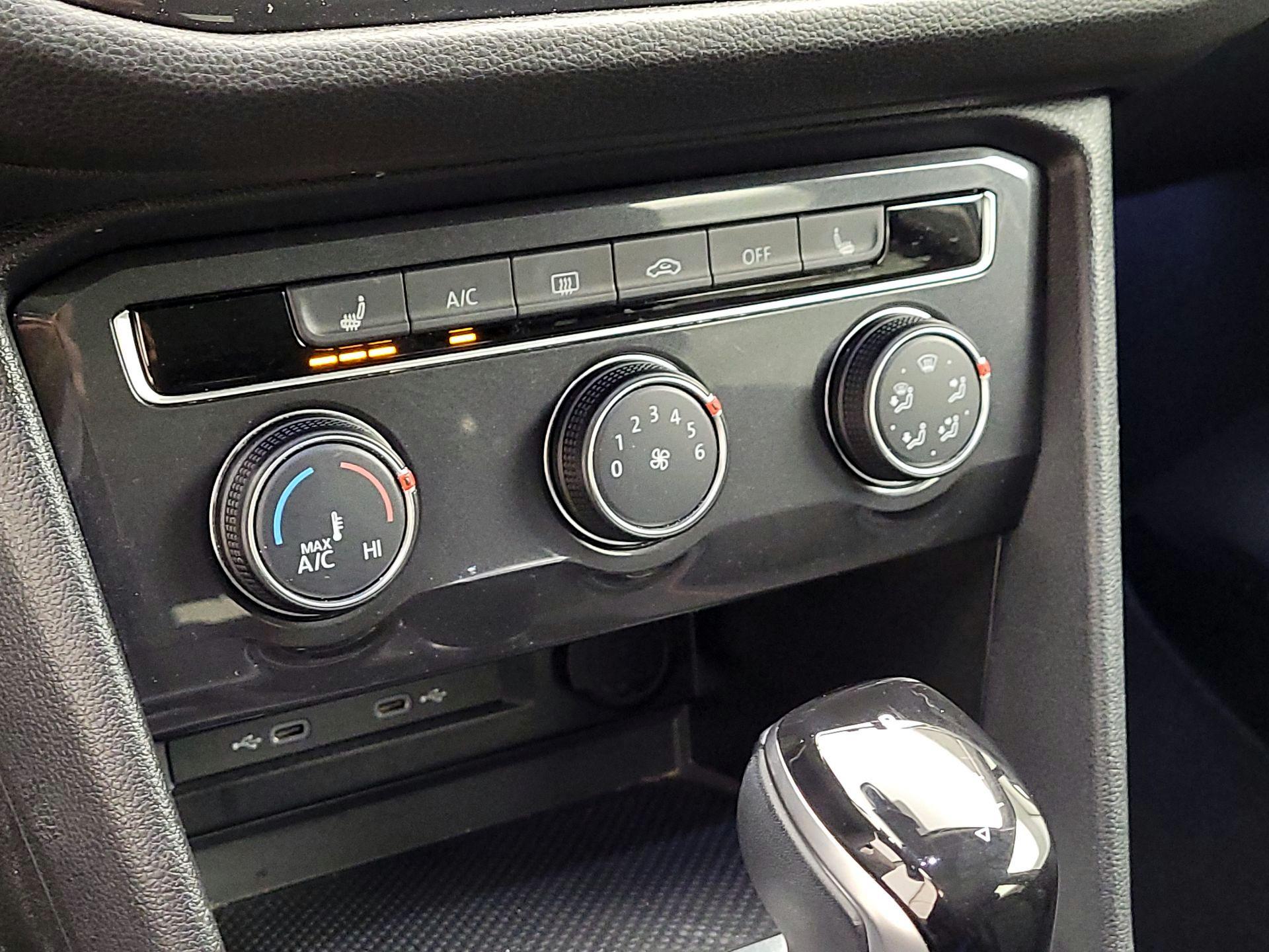 Thumbnail: 2024 Volkswagen Tiguan - 16