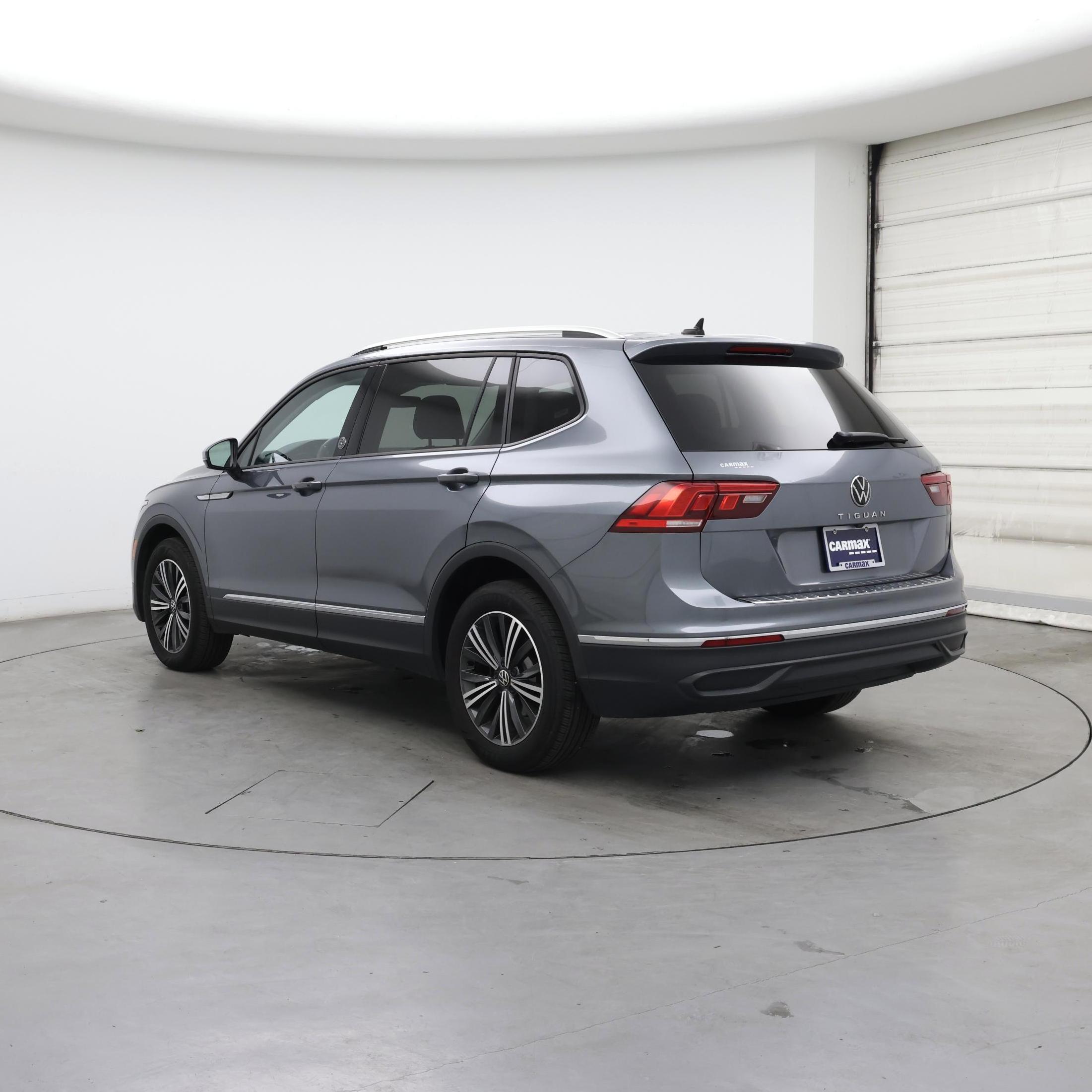 Thumbnail: 2024 Volkswagen Tiguan - 2