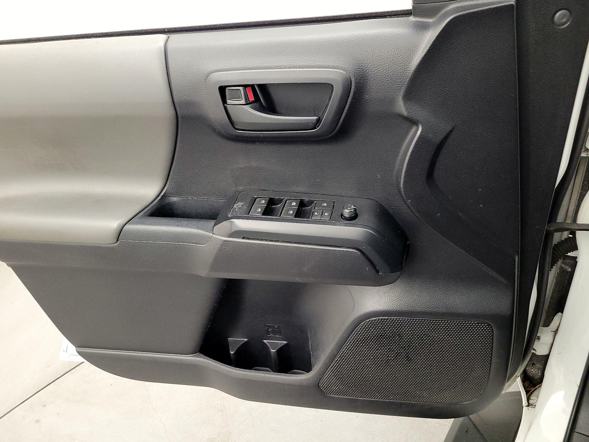 Thumbnail: 2020 Toyota Tacoma - 12