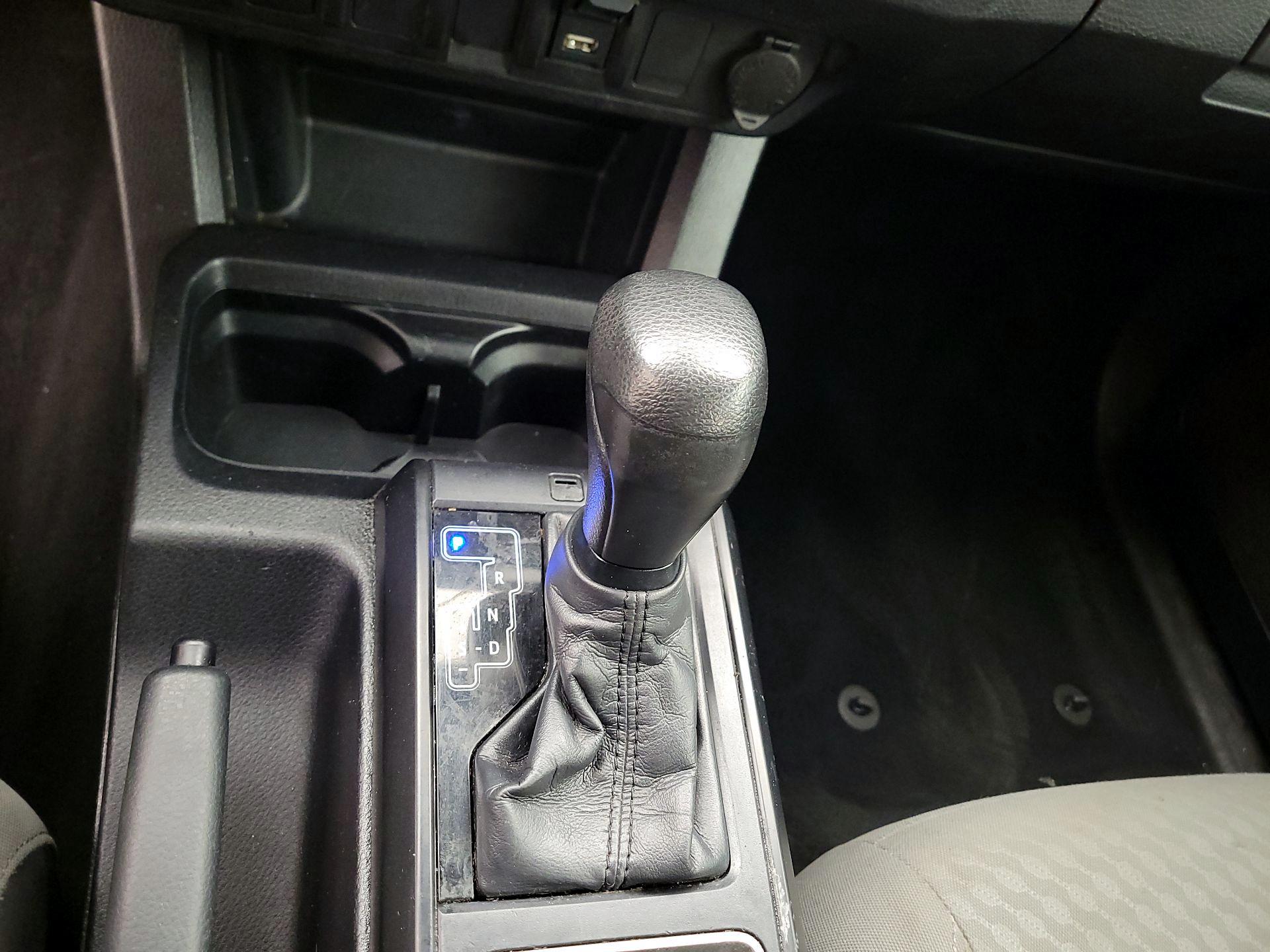 Thumbnail: 2020 Toyota Tacoma - 15