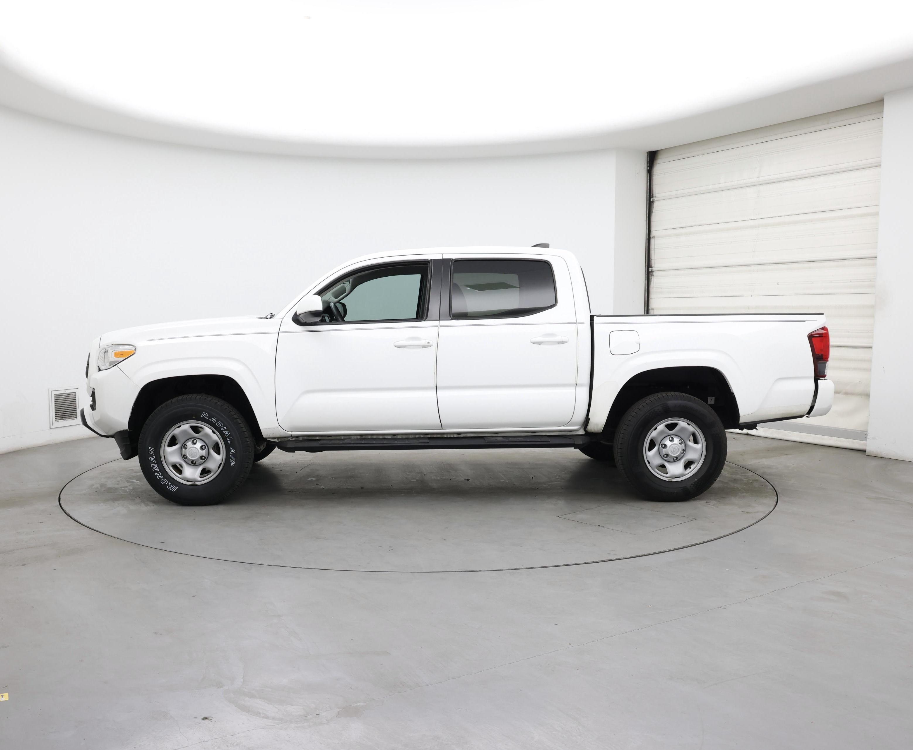 Thumbnail: 2020 Toyota Tacoma - 3