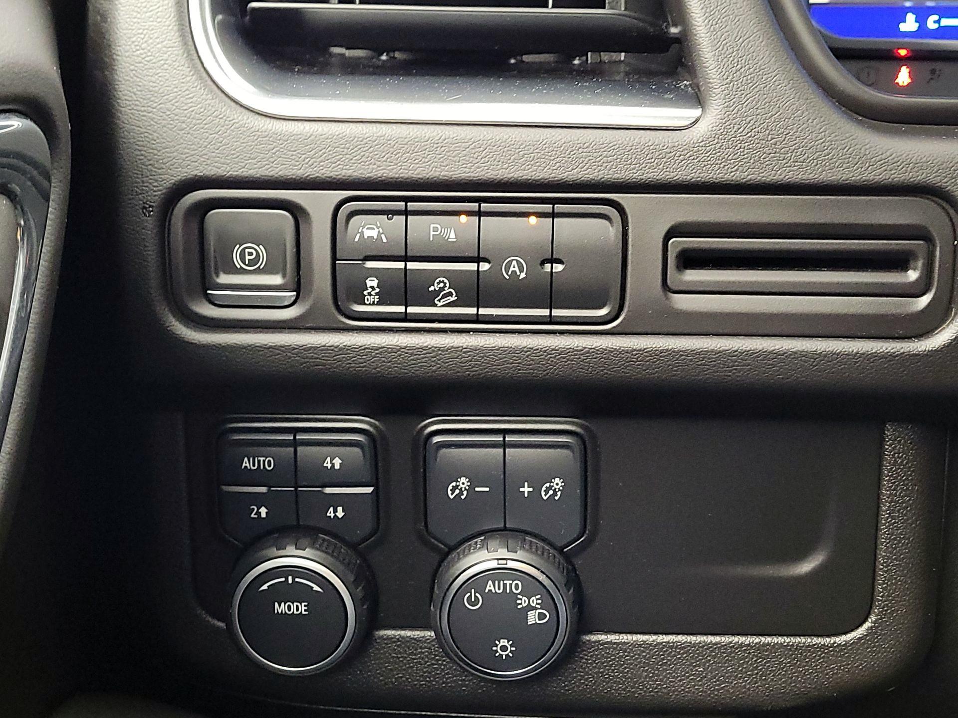 Thumbnail: 2023 Chevrolet Tahoe - 13