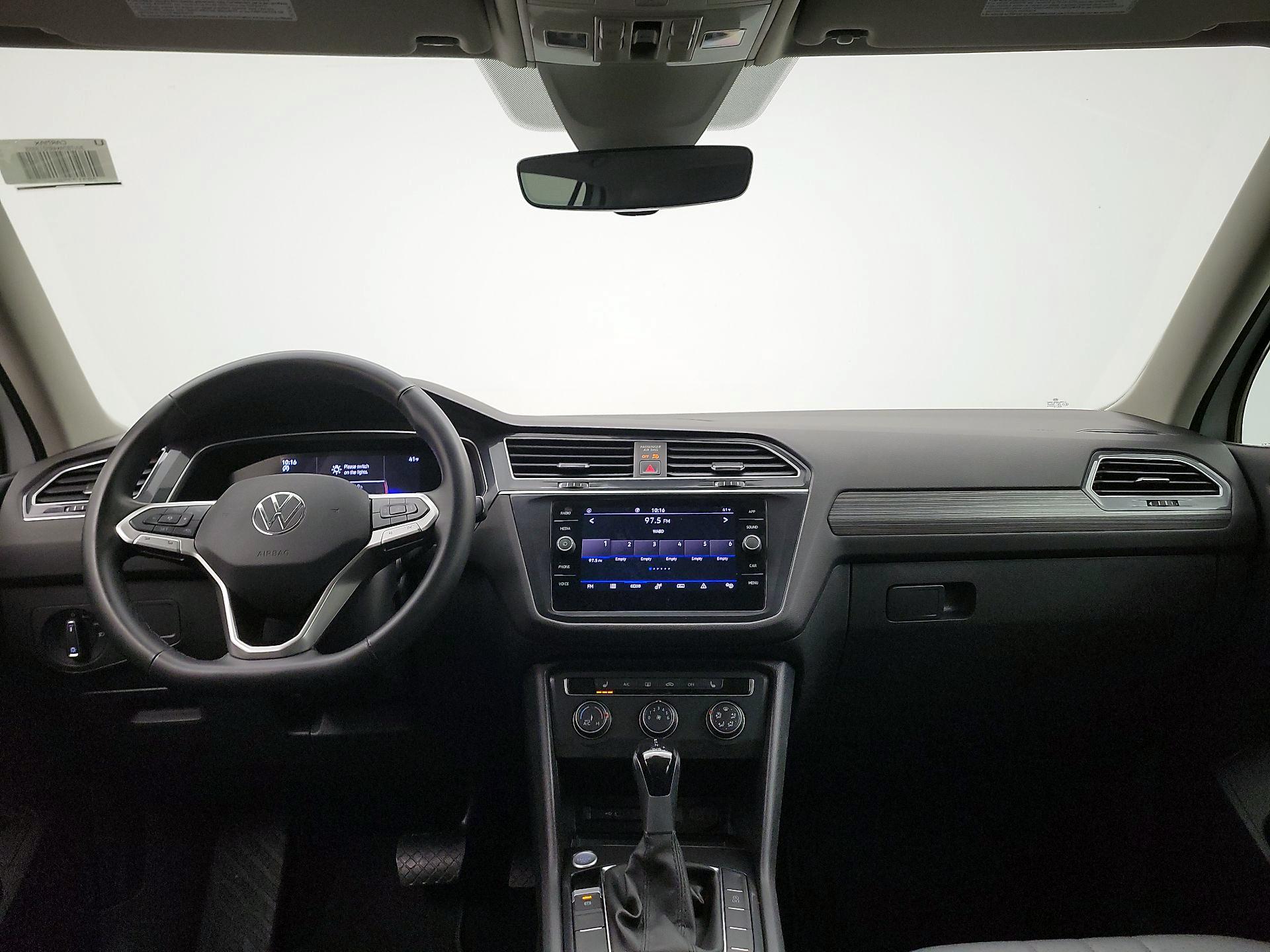 Thumbnail: 2024 Volkswagen Tiguan - 9