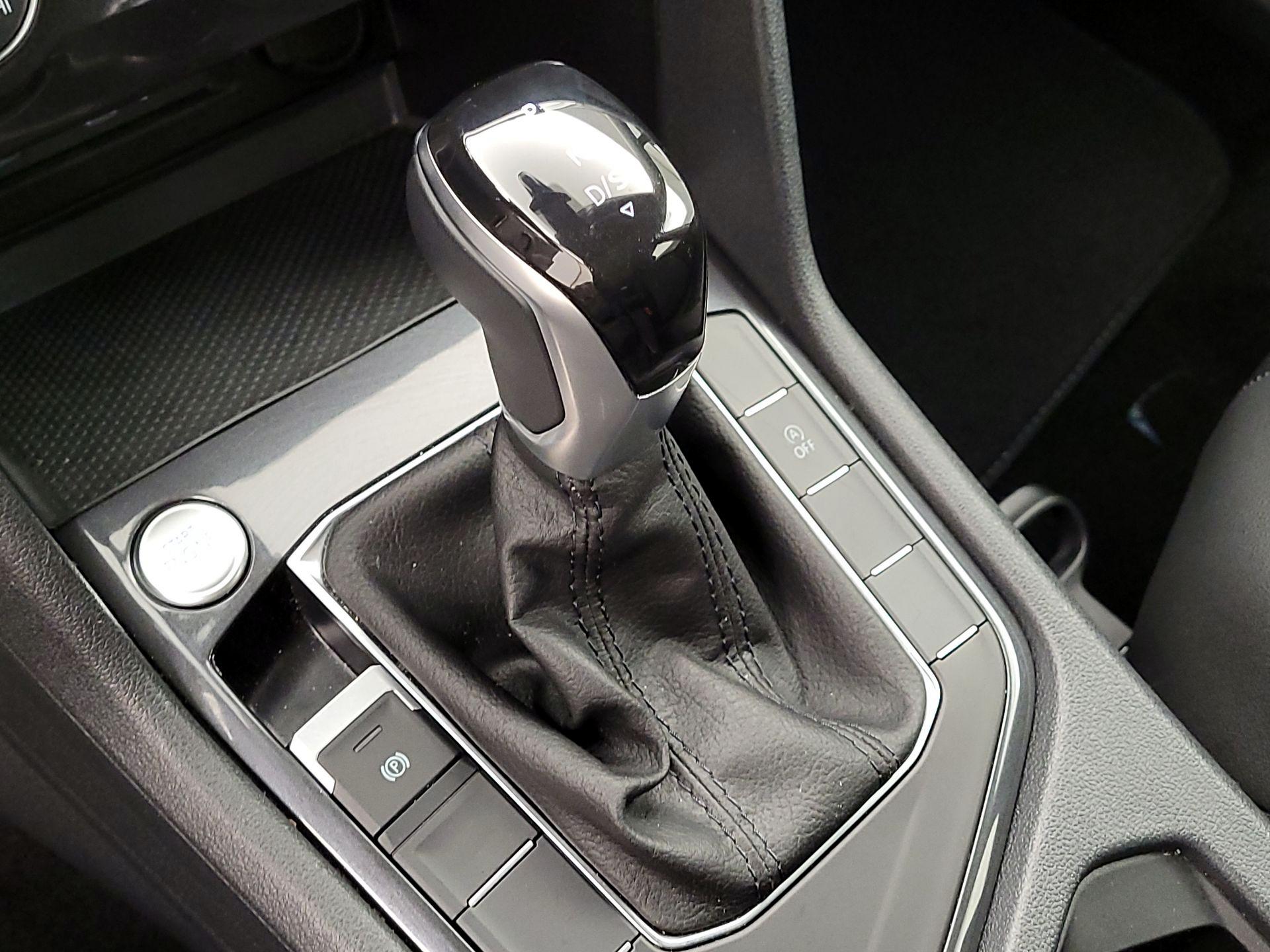 Thumbnail: 2024 Volkswagen Tiguan - 17