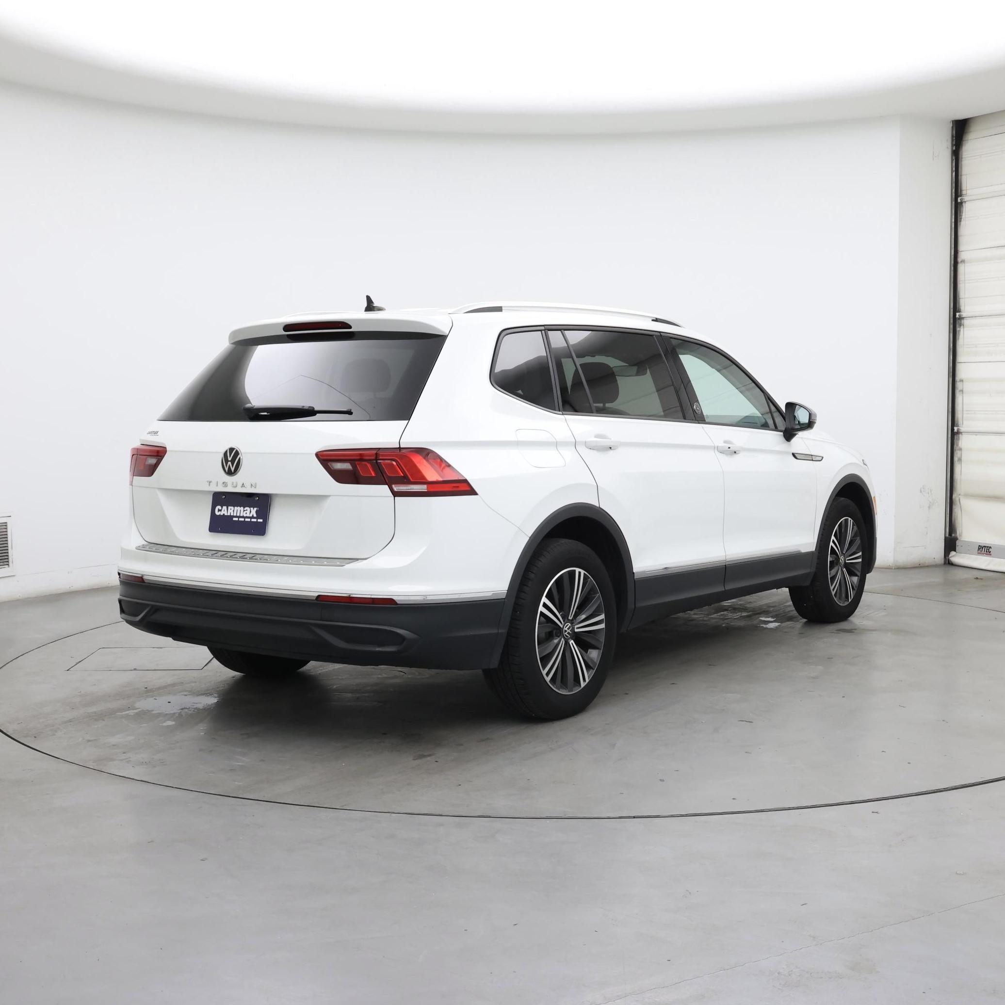 Thumbnail: 2024 Volkswagen Tiguan - 8
