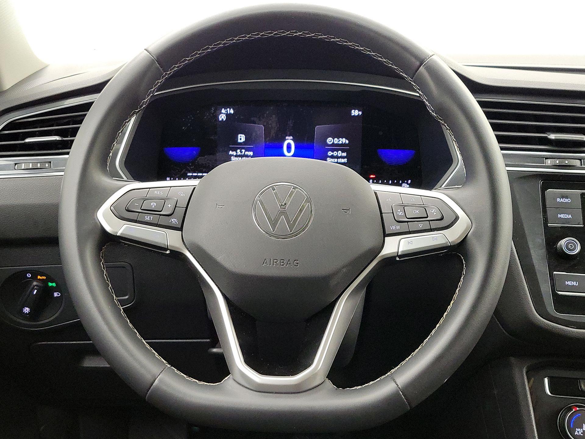 Thumbnail: 2023 Volkswagen Tiguan - 10