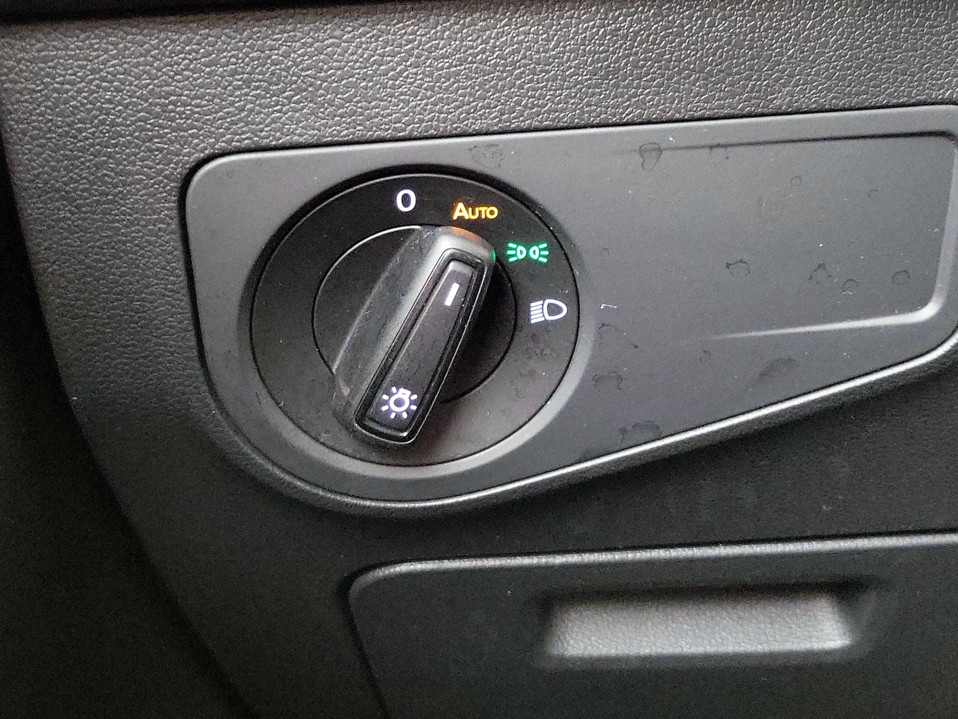 Thumbnail: 2023 Volkswagen Tiguan - 13