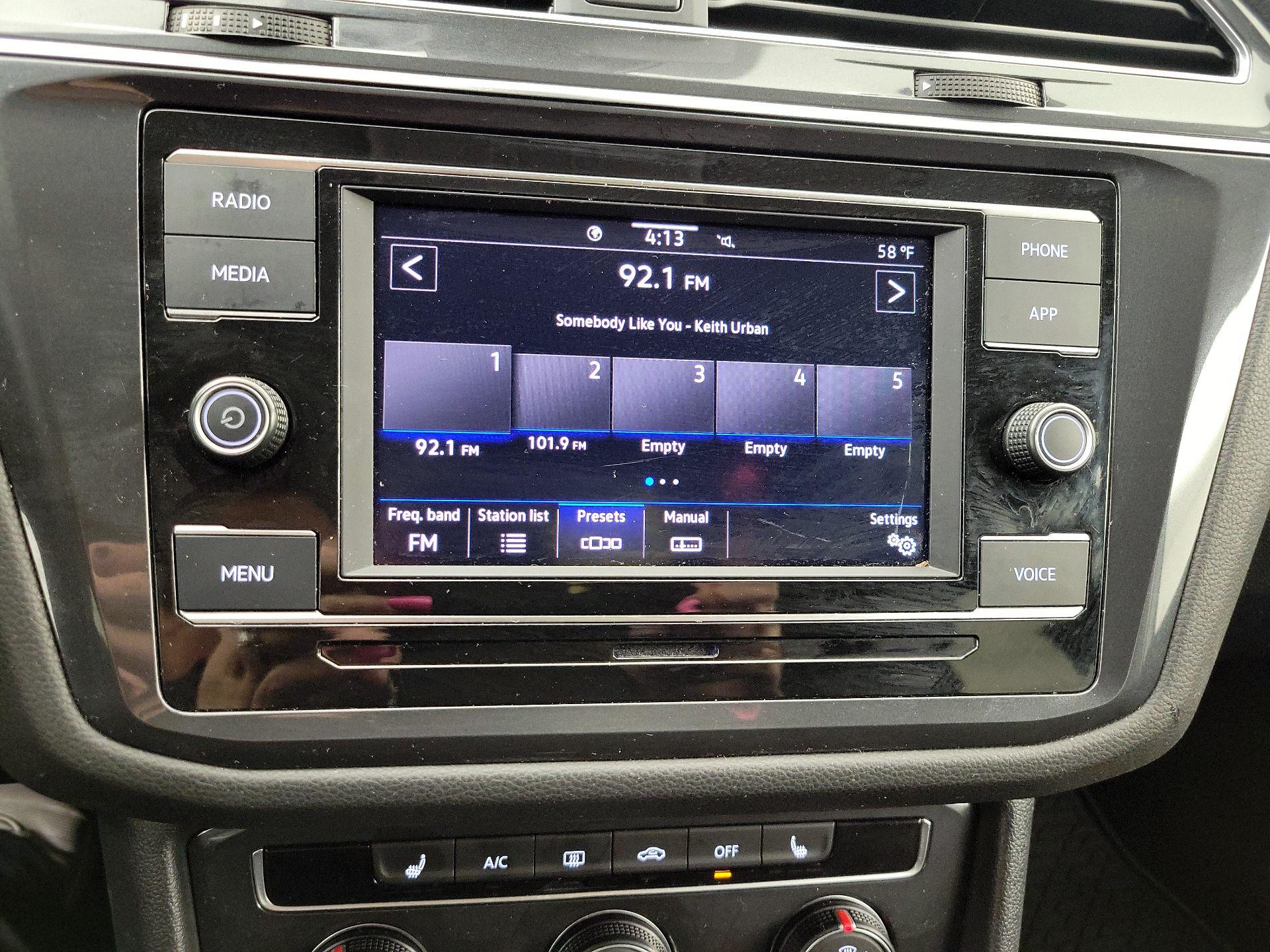 Thumbnail: 2023 Volkswagen Tiguan - 15