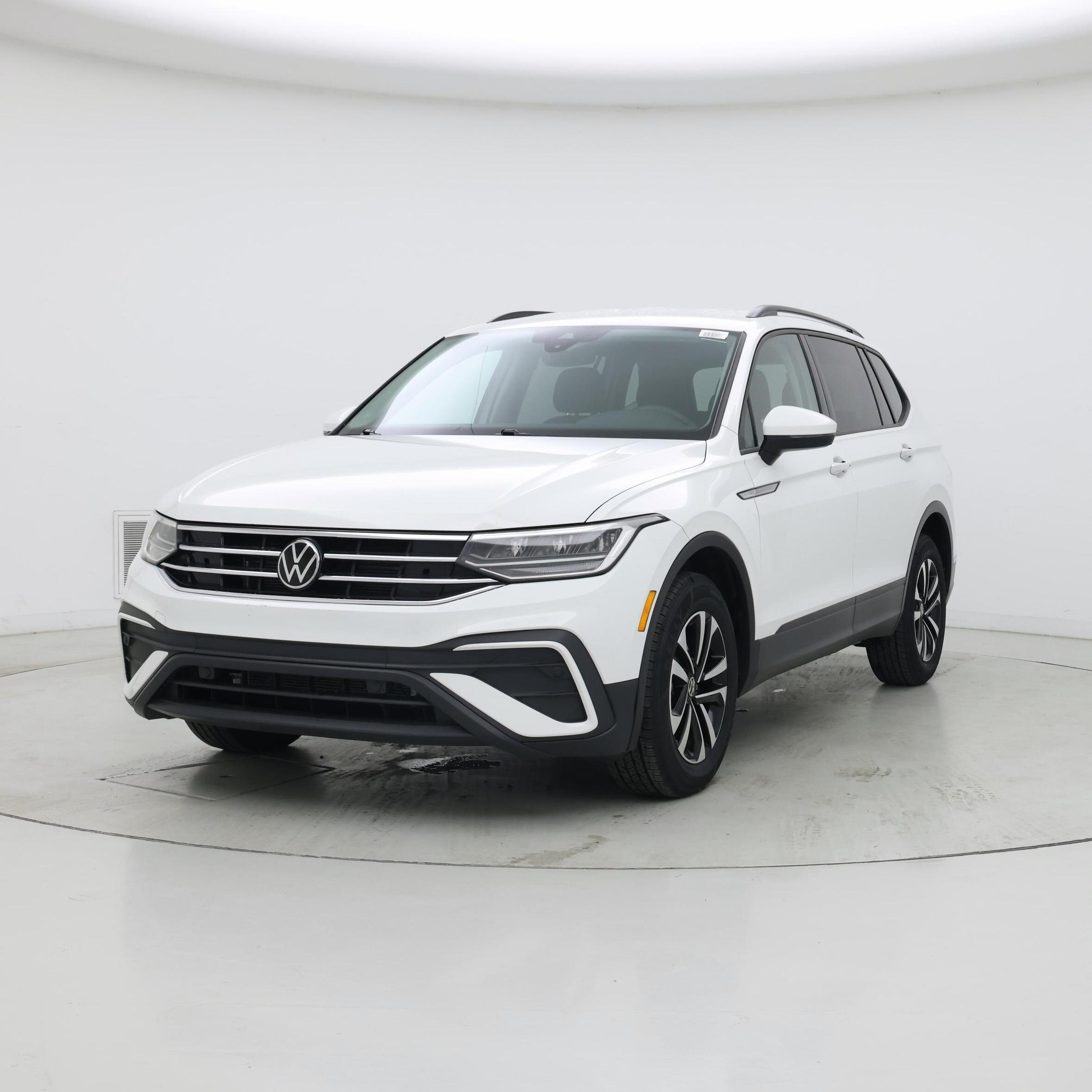 Thumbnail: 2023 Volkswagen Tiguan - 4