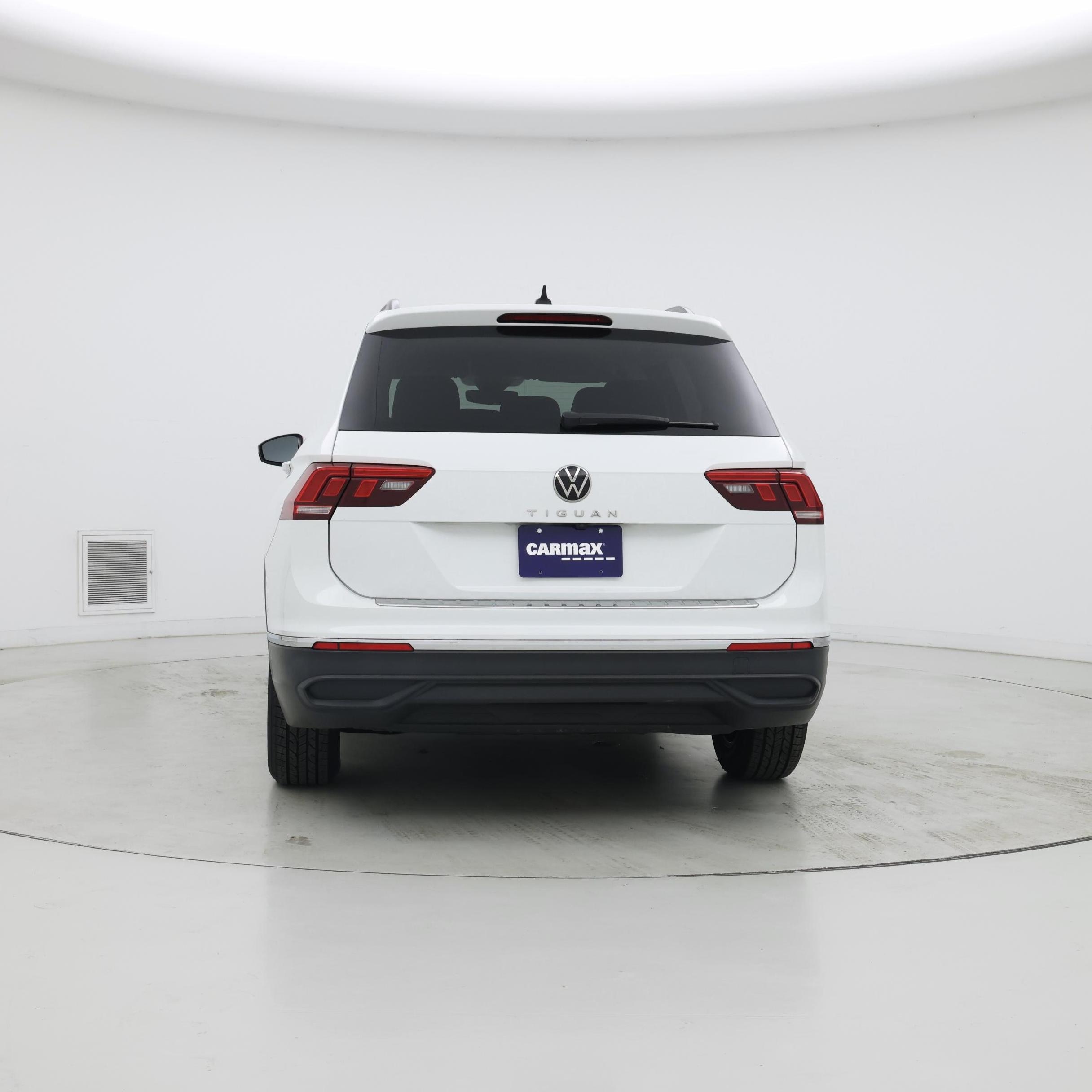 Thumbnail: 2023 Volkswagen Tiguan - 6