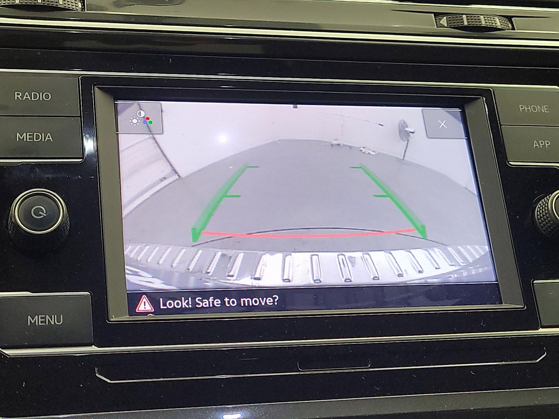 Thumbnail: 2023 Volkswagen Tiguan - 14