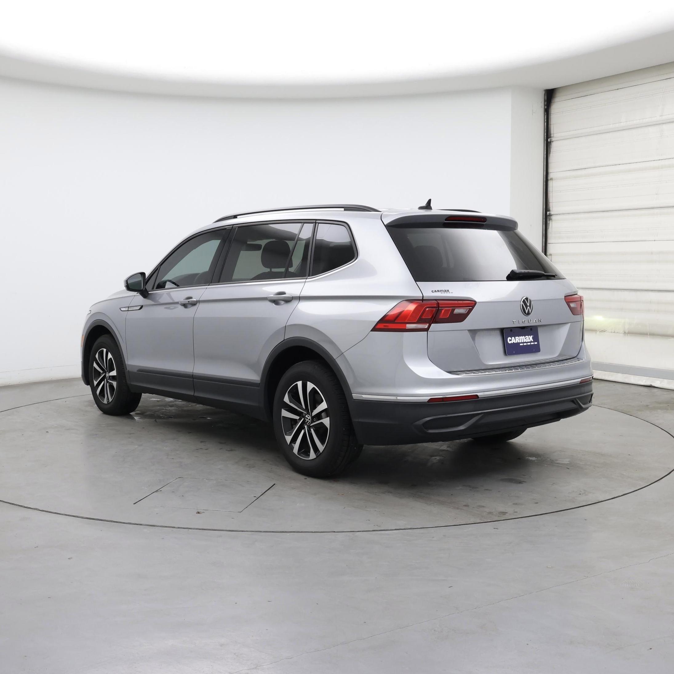 Thumbnail: 2023 Volkswagen Tiguan - 2