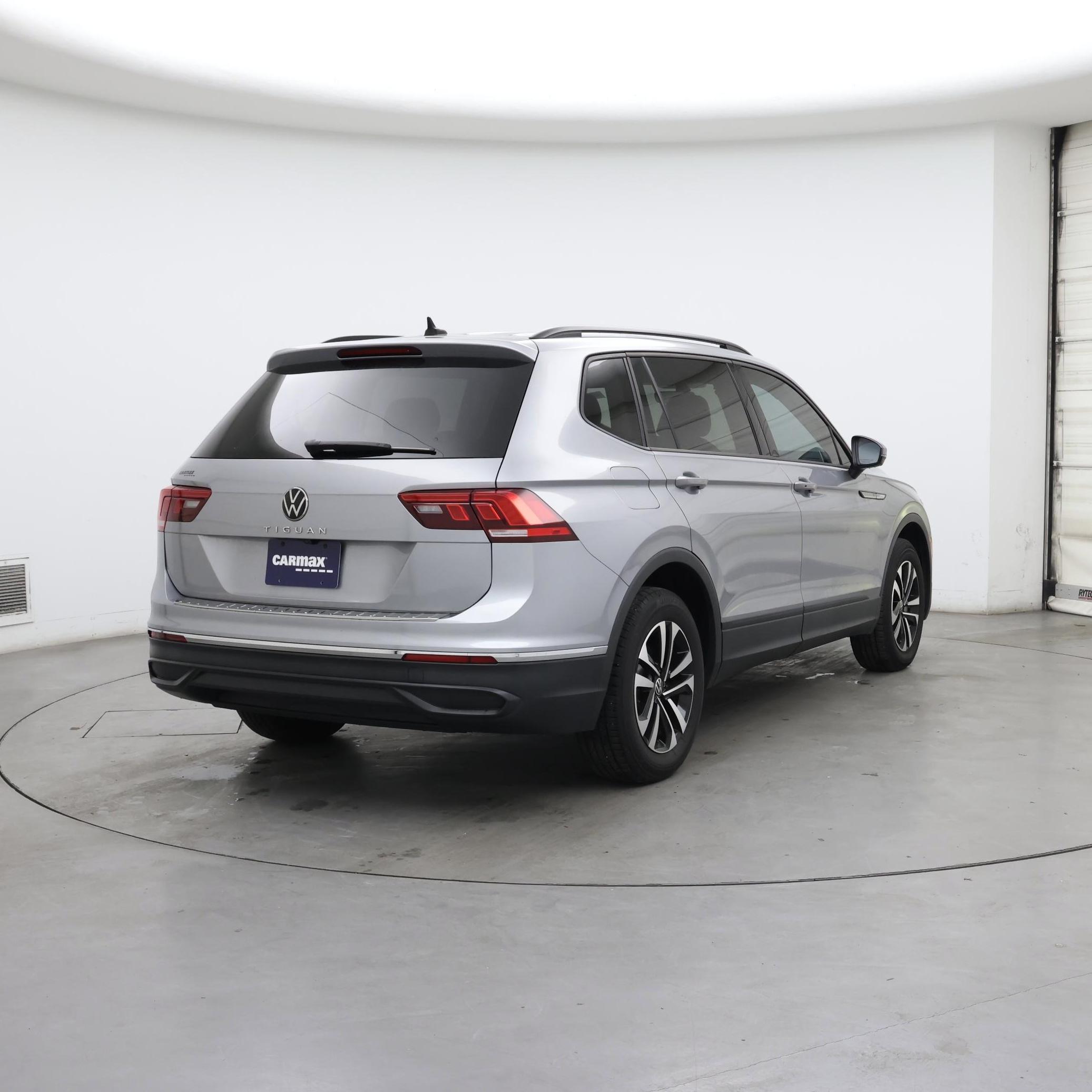 Thumbnail: 2023 Volkswagen Tiguan - 8