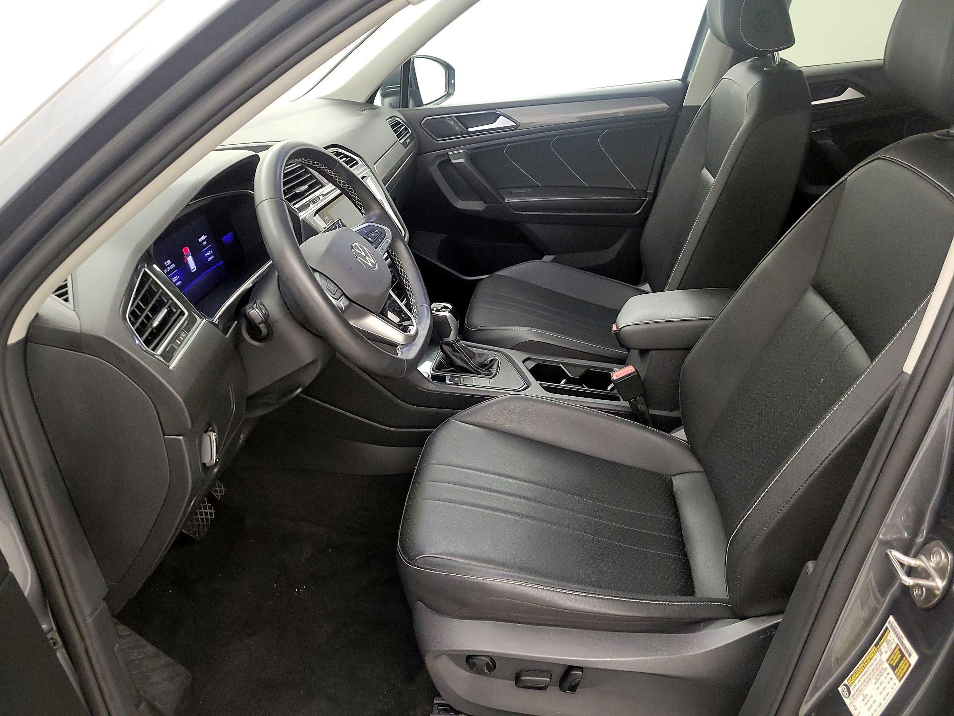 Thumbnail: 2023 Volkswagen Tiguan - 11