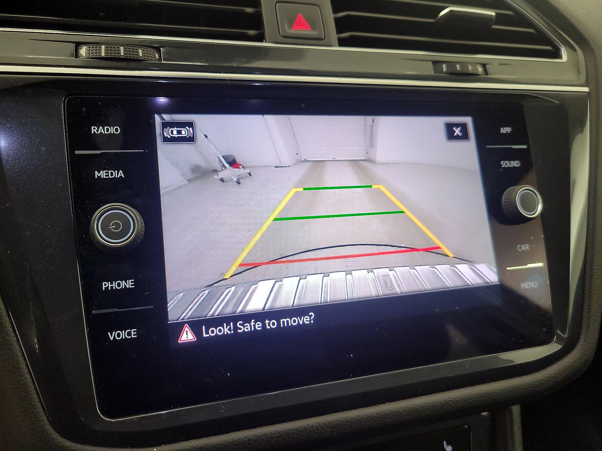 Thumbnail: 2023 Volkswagen Tiguan - 15